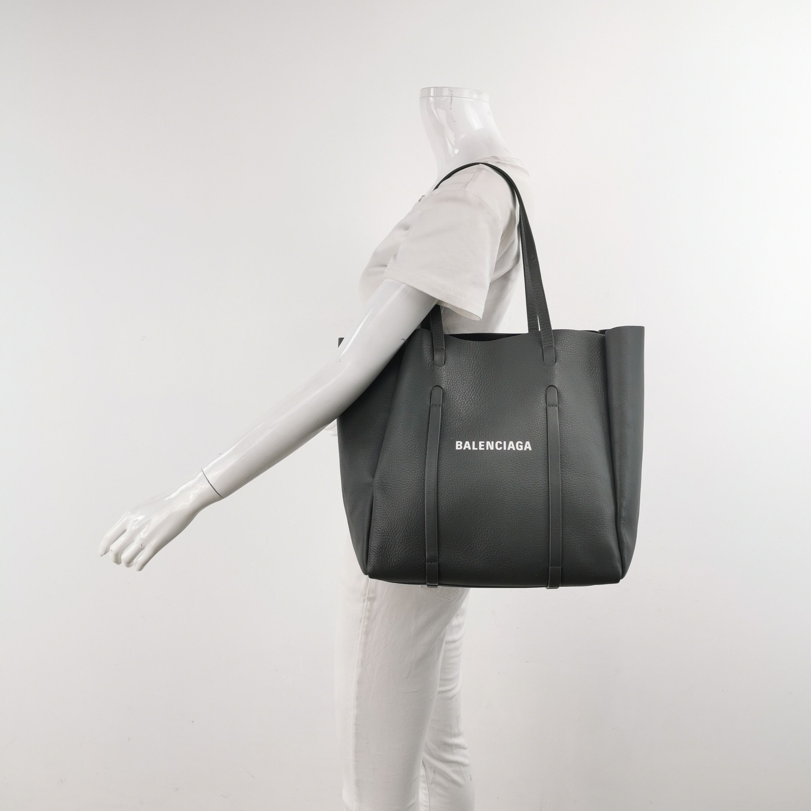 Balenciaga Balenciaga Women os Shoulder Bags Size ONE SIZE - 2 Thumbnail