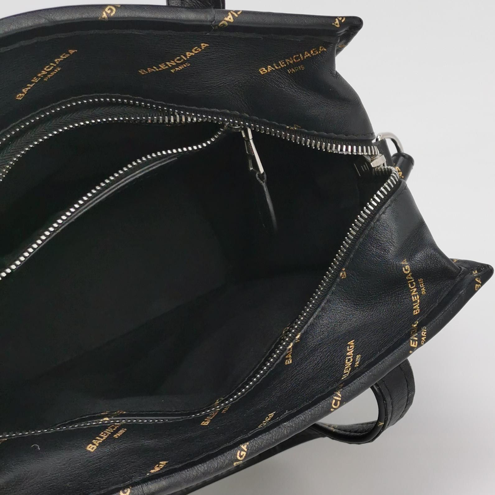 Balenciaga Balenciaga Women os Shoulder Bags Size ONE SIZE - 7 Thumbnail