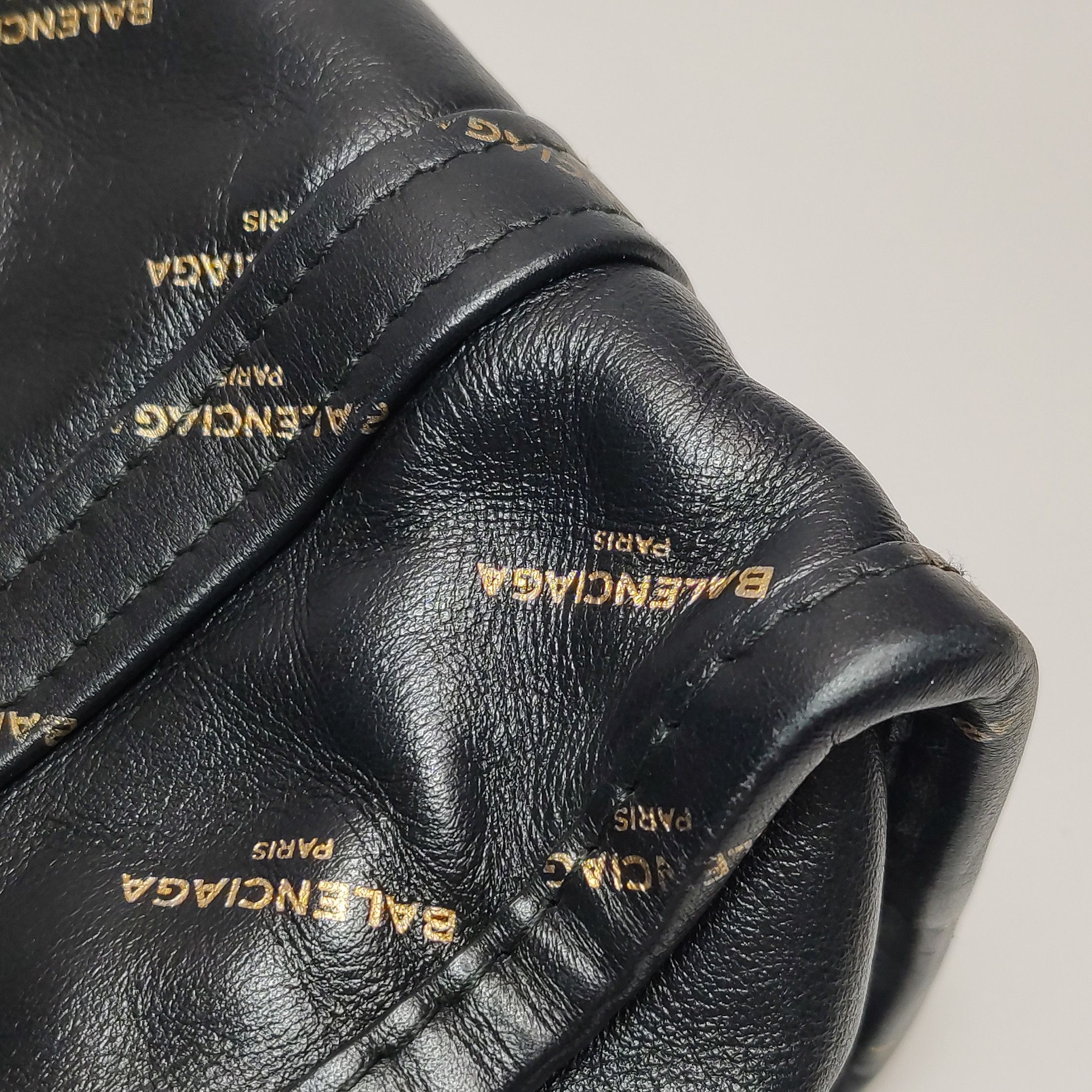 Balenciaga Balenciaga Women os Shoulder Bags Size ONE SIZE - 23 Thumbnail