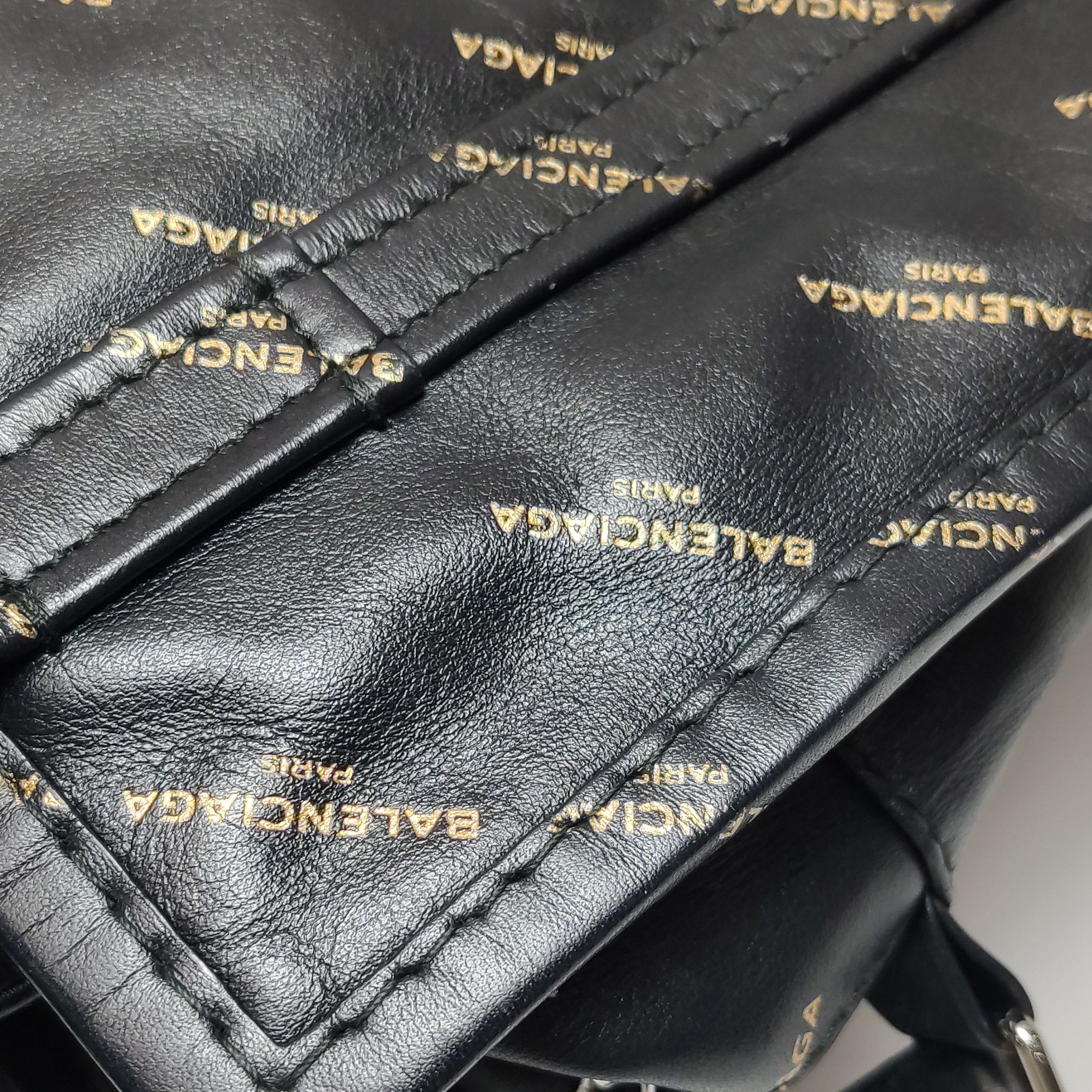Balenciaga Balenciaga Women os Shoulder Bags Size ONE SIZE - 25 Thumbnail