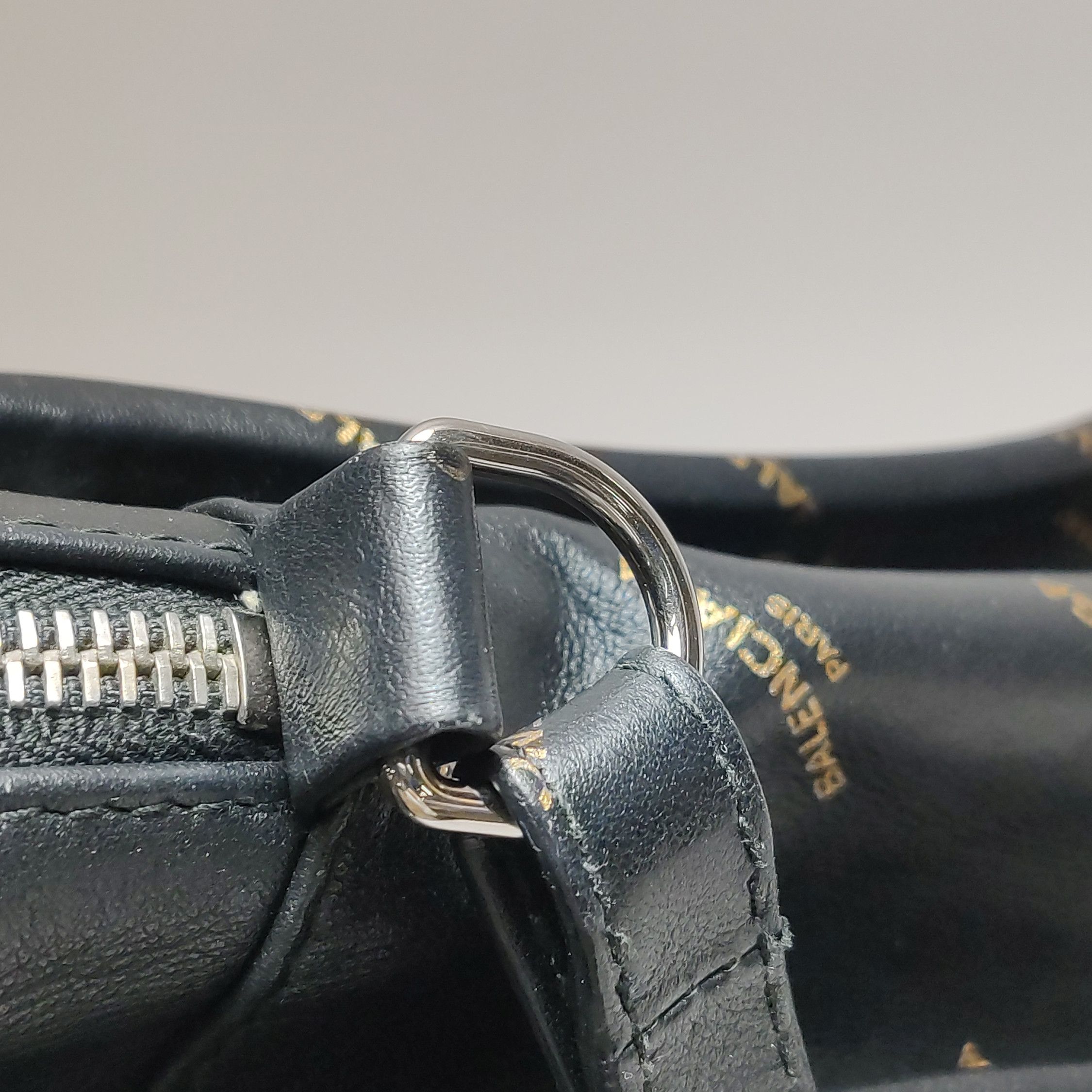 Balenciaga Balenciaga Women os Shoulder Bags Size ONE SIZE - 14 Thumbnail