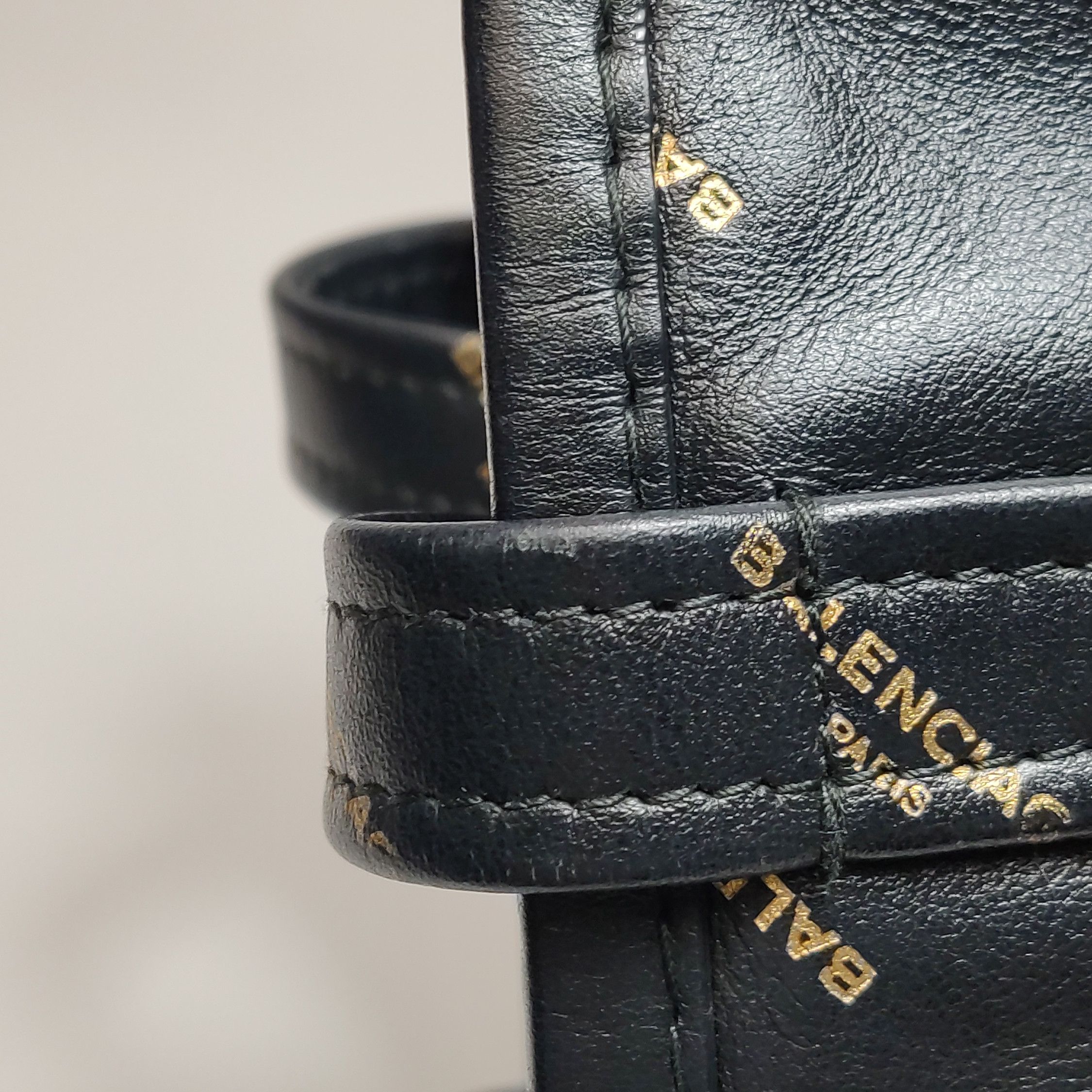 Balenciaga Balenciaga Women os Shoulder Bags Size ONE SIZE - 22 Thumbnail