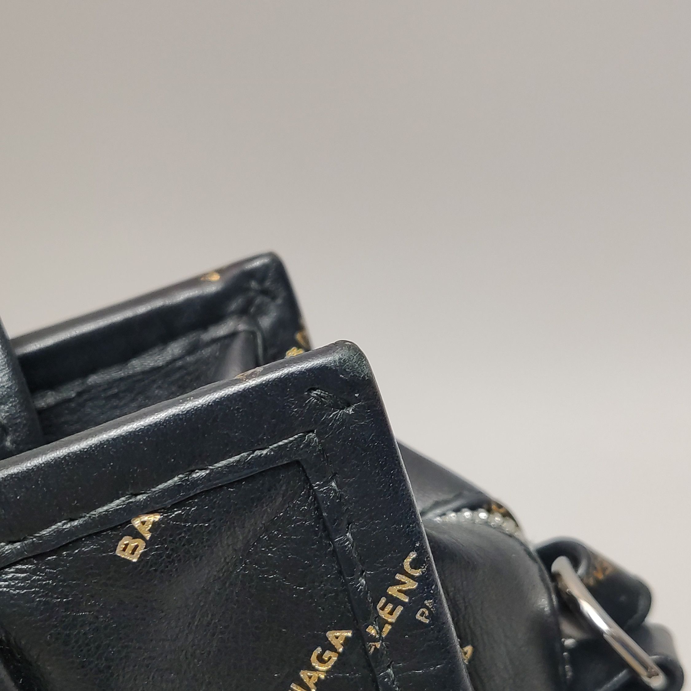 Balenciaga Balenciaga Women os Shoulder Bags Size ONE SIZE - 17 Thumbnail