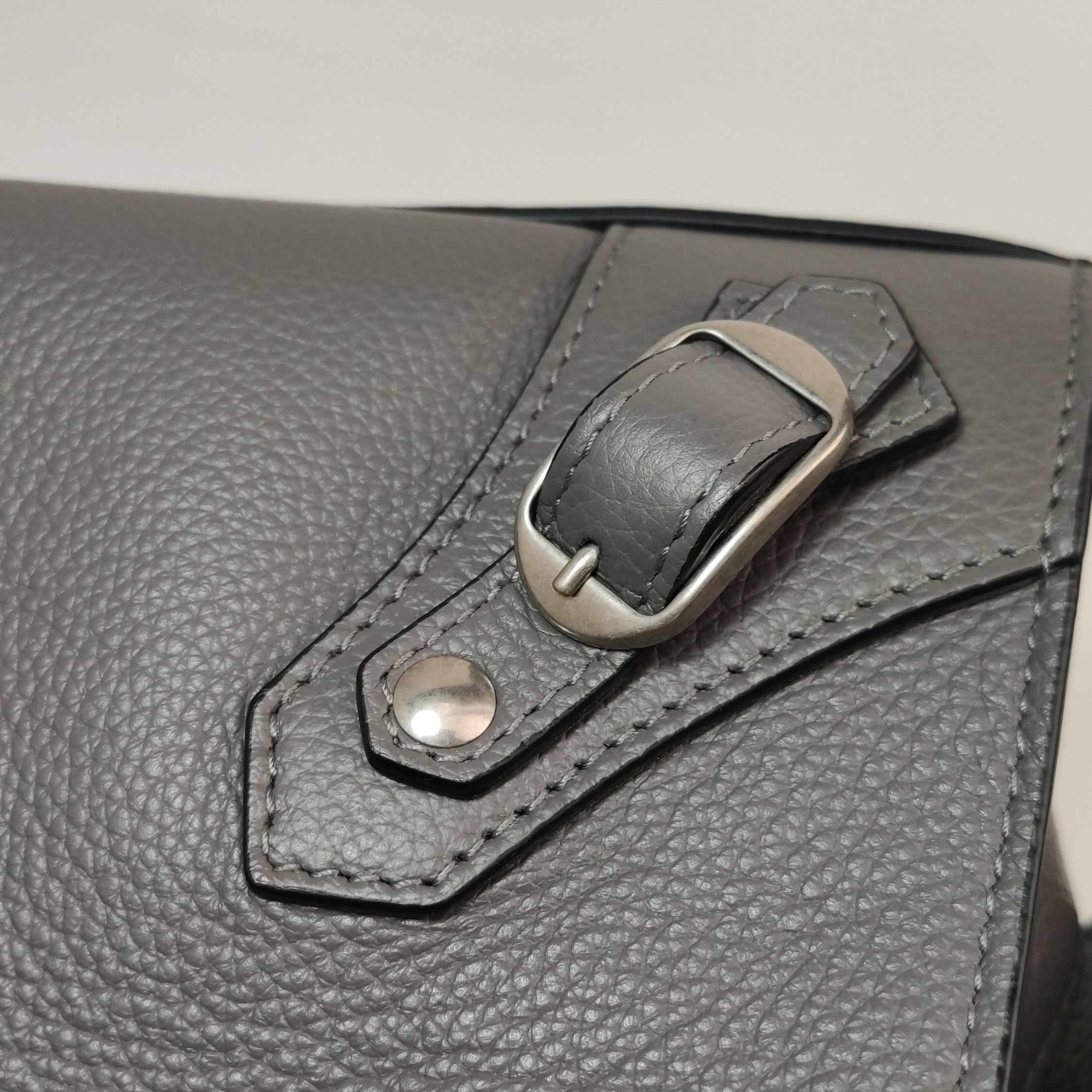 Balenciaga Balenciaga Women os Shoulder Bags Size ONE SIZE - 16 Thumbnail
