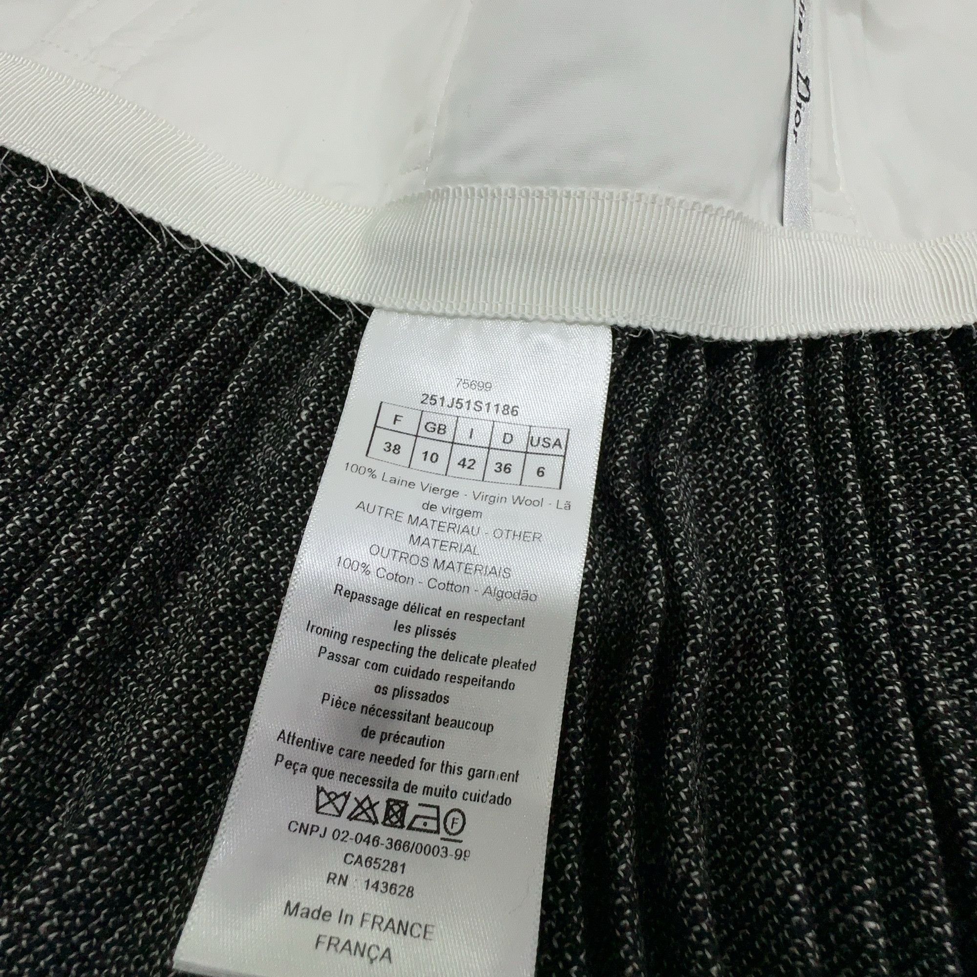 Christian Dior Monsieur Christian Dior Wool Pleated Skirt Size 38 Size 27" / US 4 / IT 40 - 3 Thumbnail