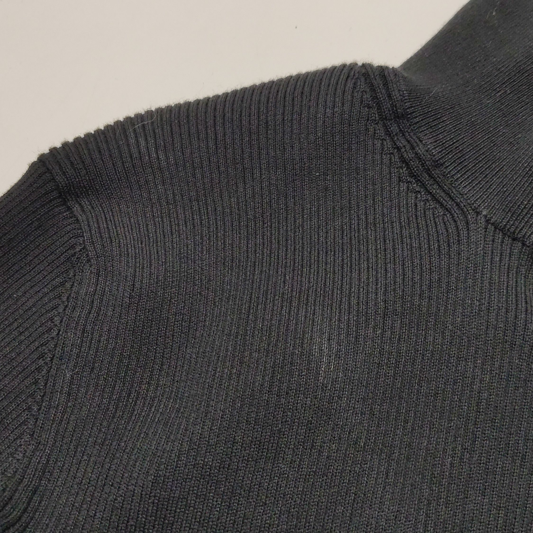 Prada Prada Logo Ribbed Turtleneck Sweater Size 44 Size US S / EU 44-46 / 1 - 9 Thumbnail