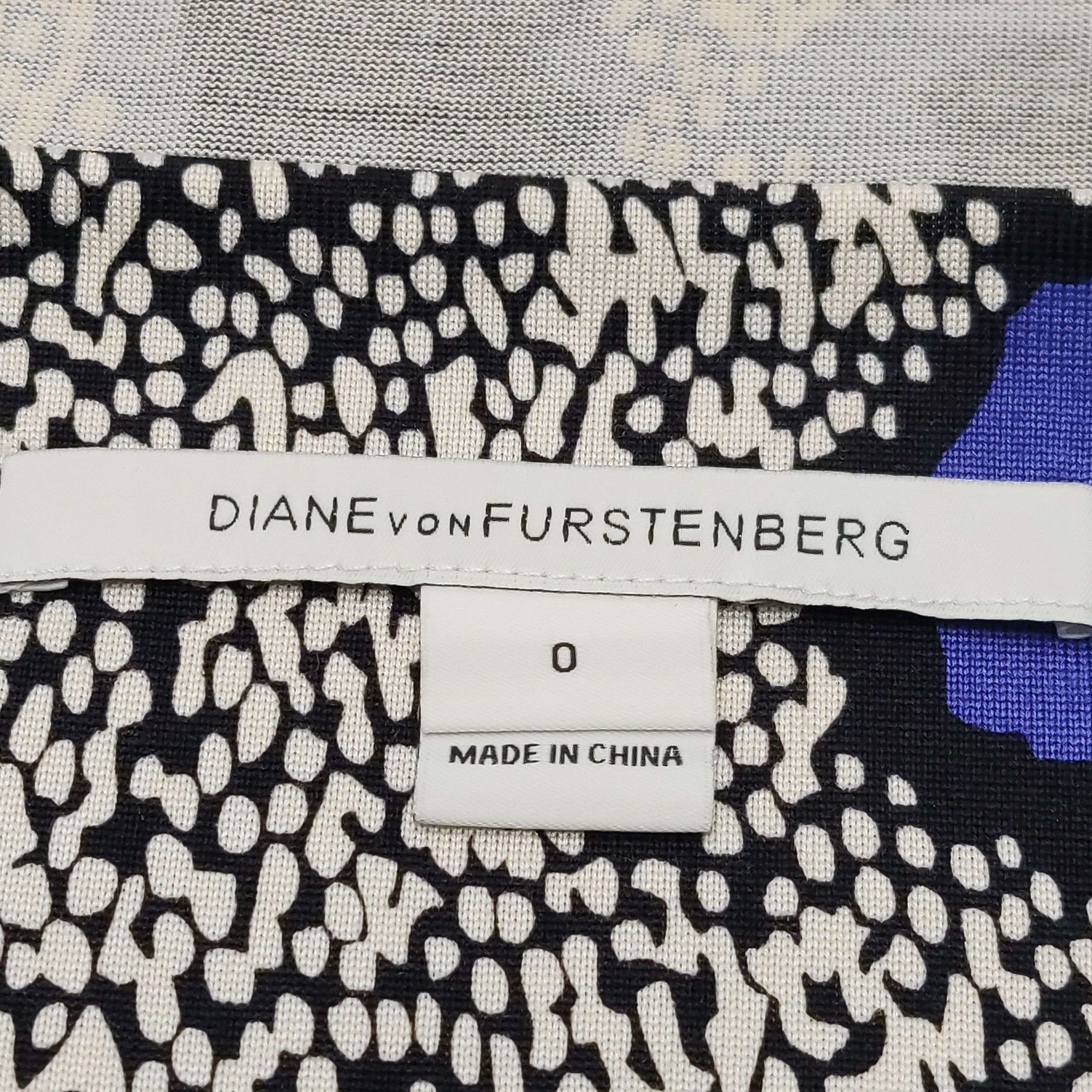 Diane von Furstenberg DIANE von FURSTENBERG Silk Printed Mini Dress US 0 Size XS / US 0-2 / IT 36-38 - 4 Thumbnail