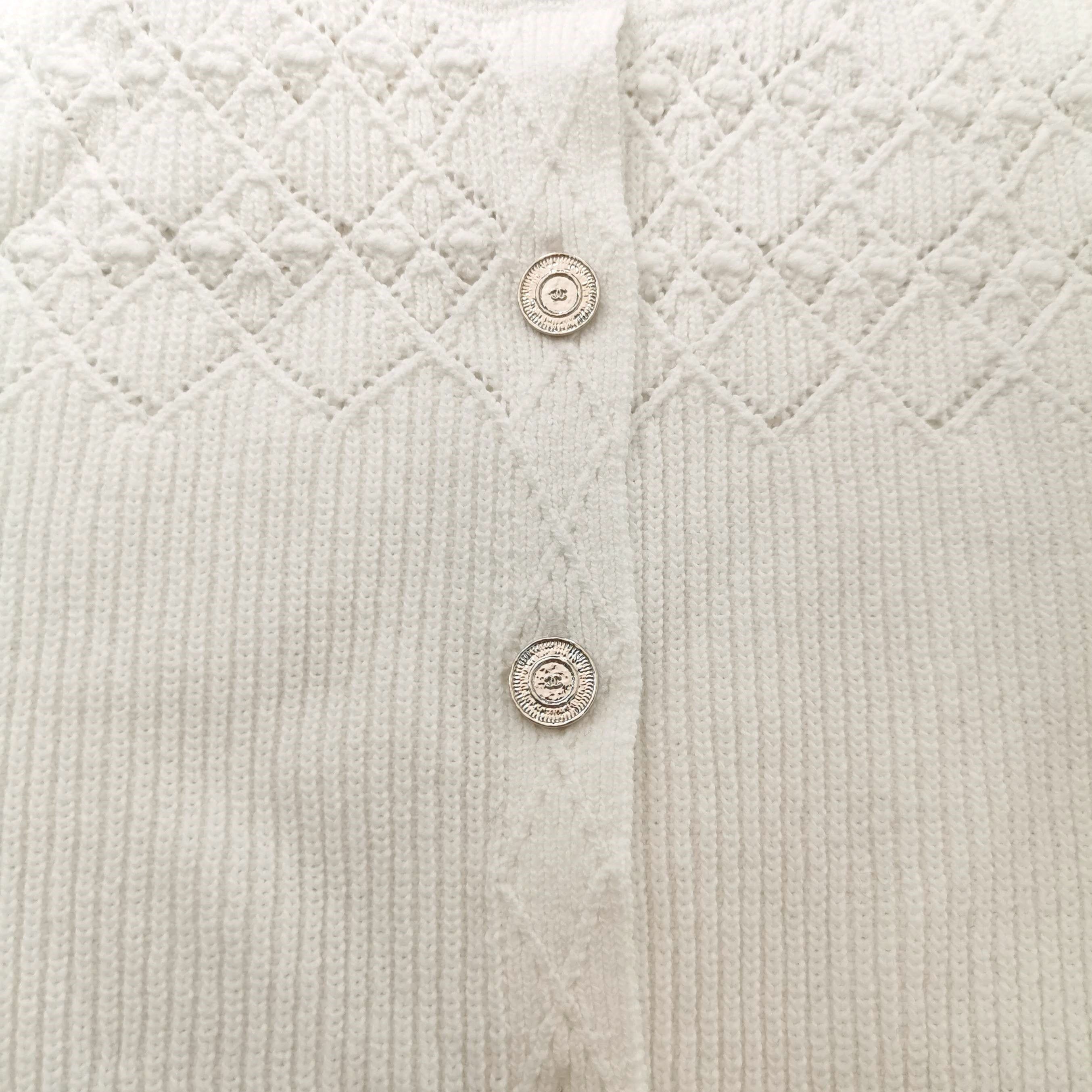 Chanel Chanel White Quilted Knit Cardigan Size 38 Size S / US 4 / IT 40 - 3 Thumbnail