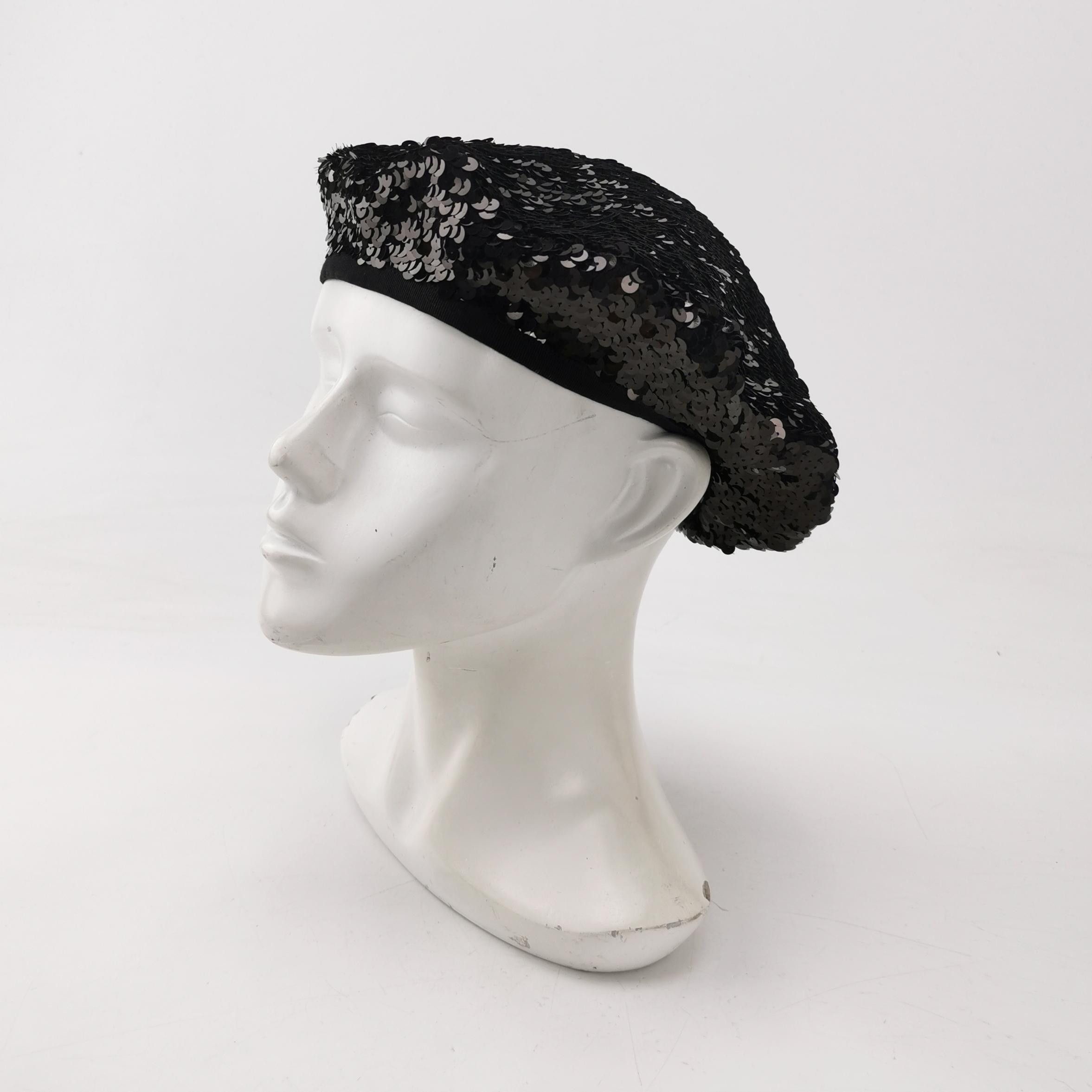 Chanel Chanel Sequin CC Logo Beret Size M Size ONE SIZE - 2 Thumbnail