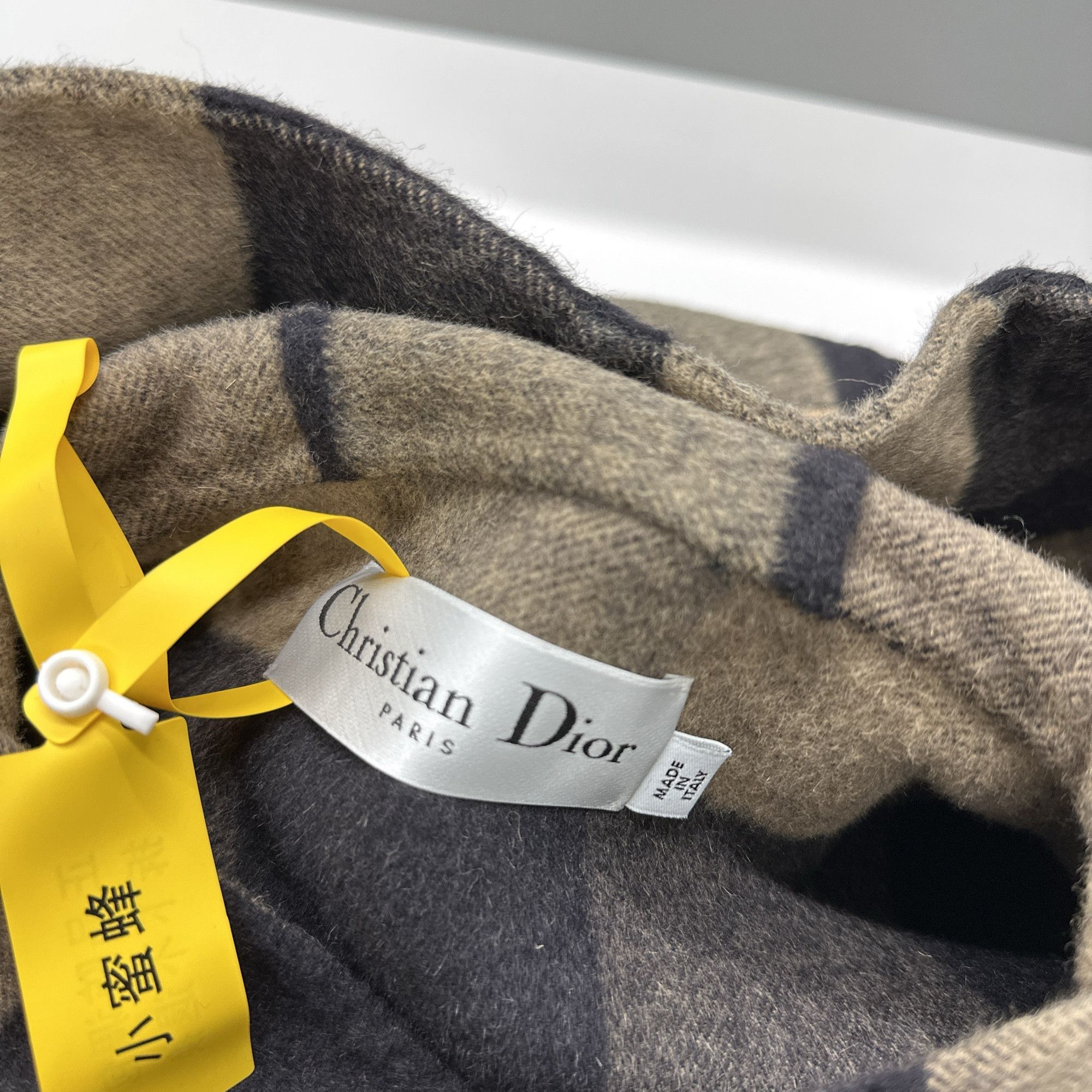 Dior Dior Check Logo Hooded Cape Size S Size US S / EU 44-46 / 1 - 3 Thumbnail