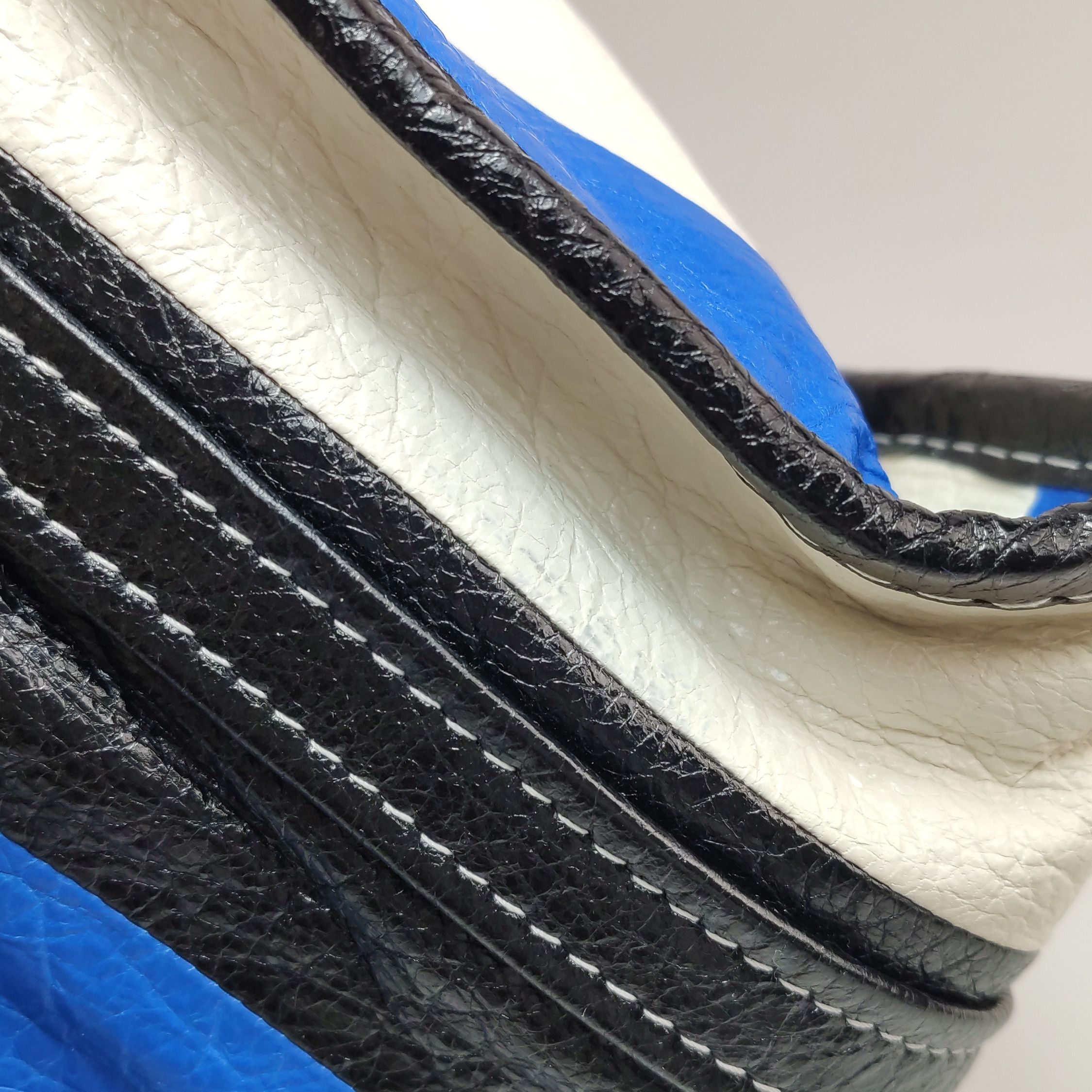 Balenciaga Balenciaga Women os Crossbody Bags Size ONE SIZE - 16 Thumbnail