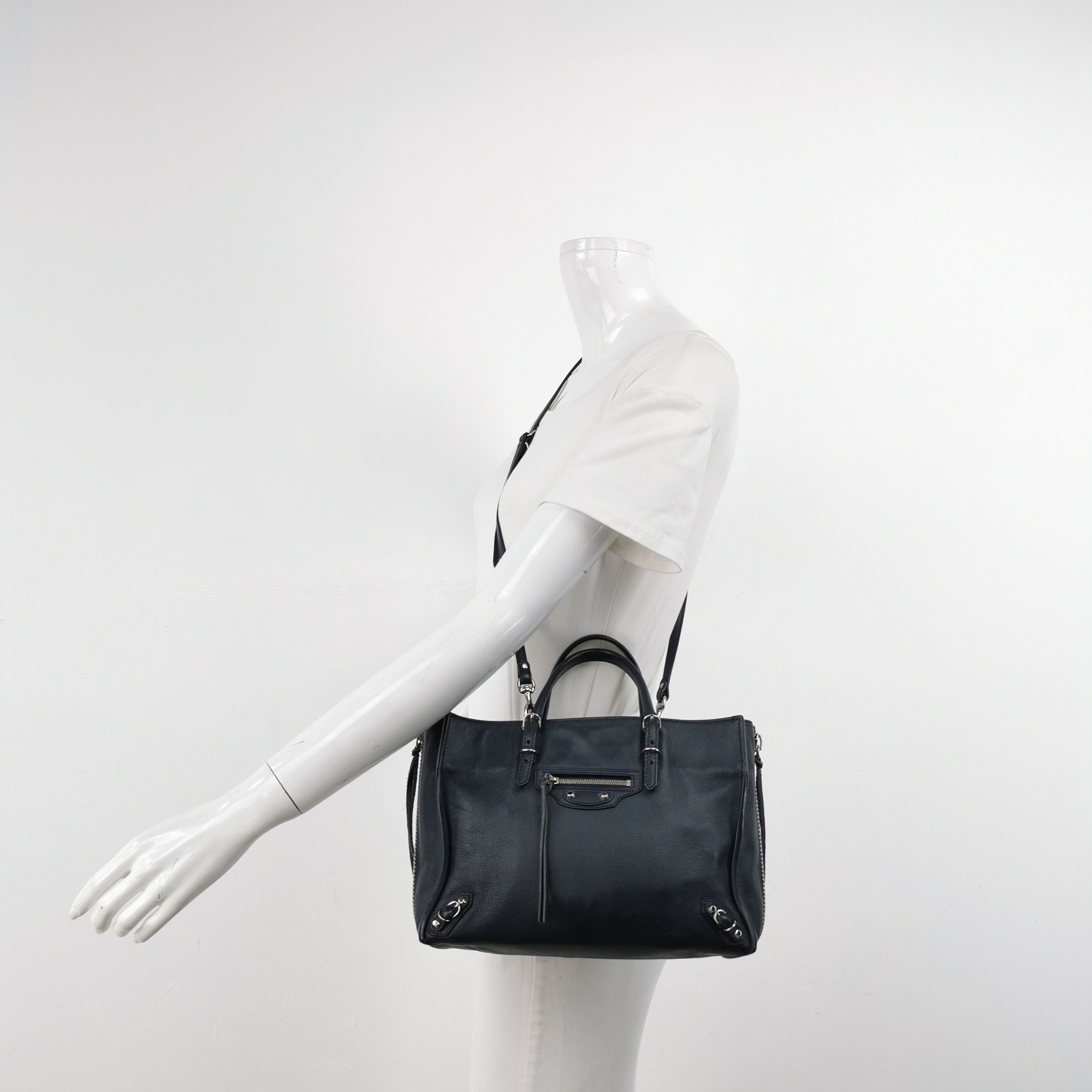 Balenciaga Balenciaga Women os Shoulder Bags Size ONE SIZE - 2 Thumbnail