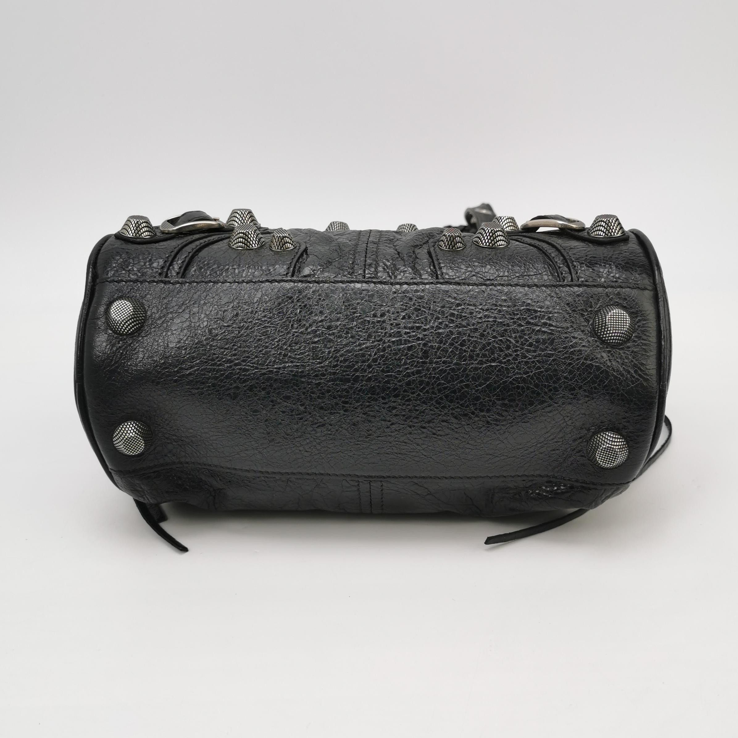 Balenciaga Balenciaga Women os Shoulder Bags Size ONE SIZE - 6 Thumbnail