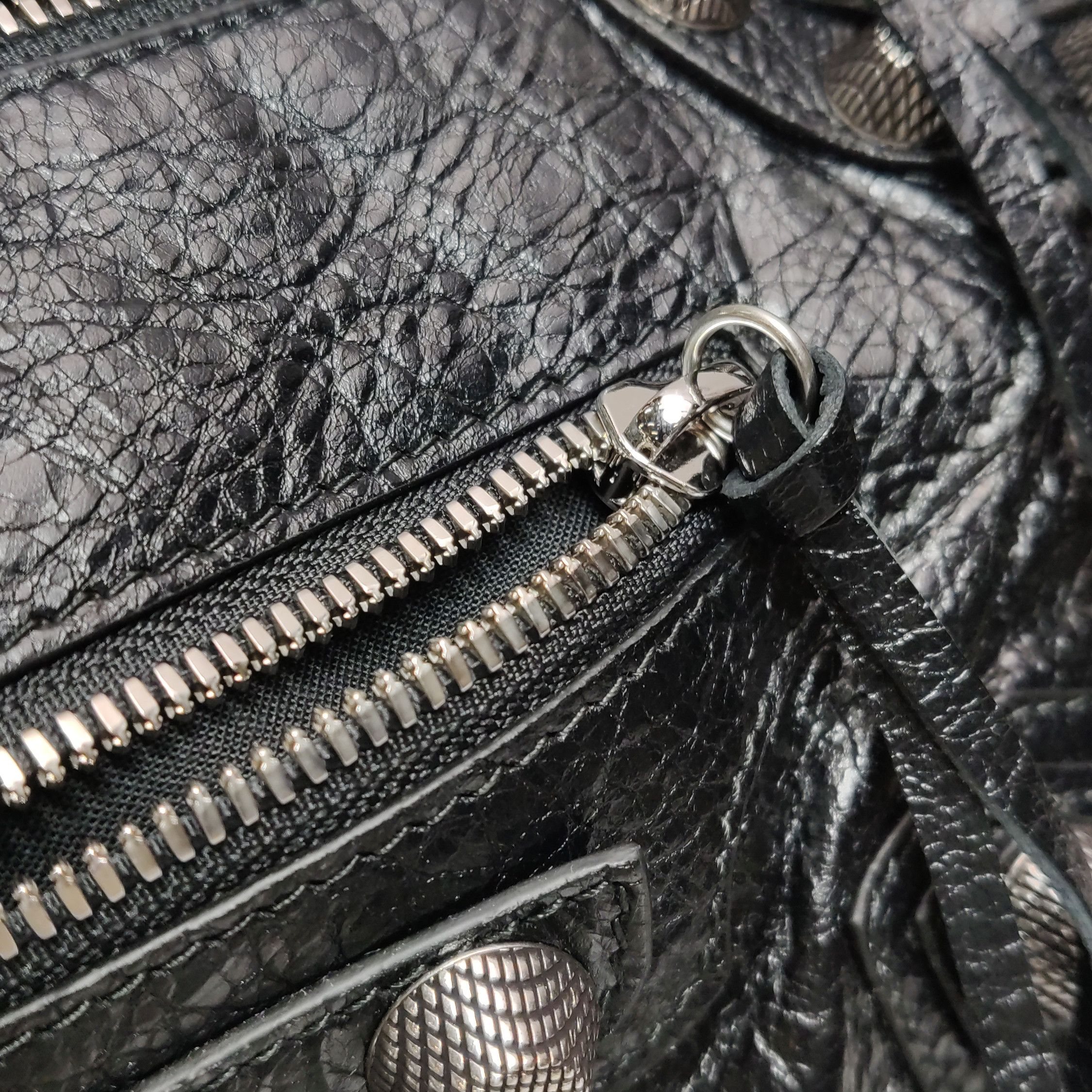 Balenciaga Balenciaga Women os Shoulder Bags Size ONE SIZE - 14 Thumbnail
