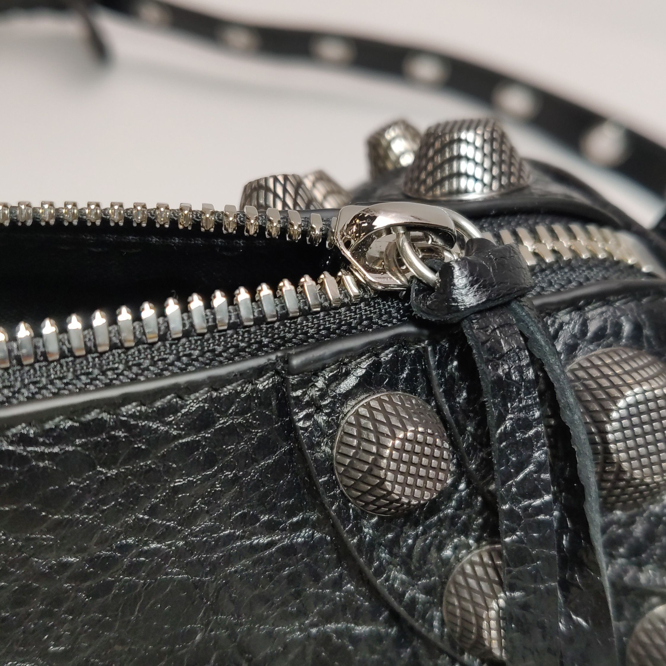 Balenciaga Balenciaga Women os Shoulder Bags Size ONE SIZE - 15 Thumbnail
