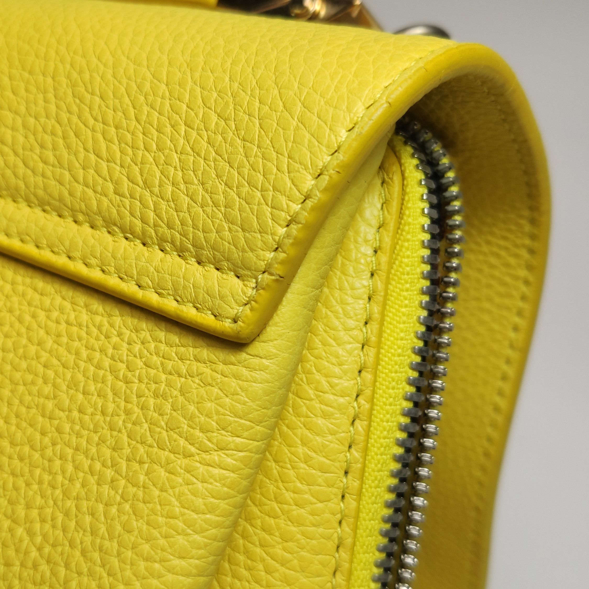 Balenciaga Balenciaga Women os Shoulder Bags Size ONE SIZE - 25 Thumbnail