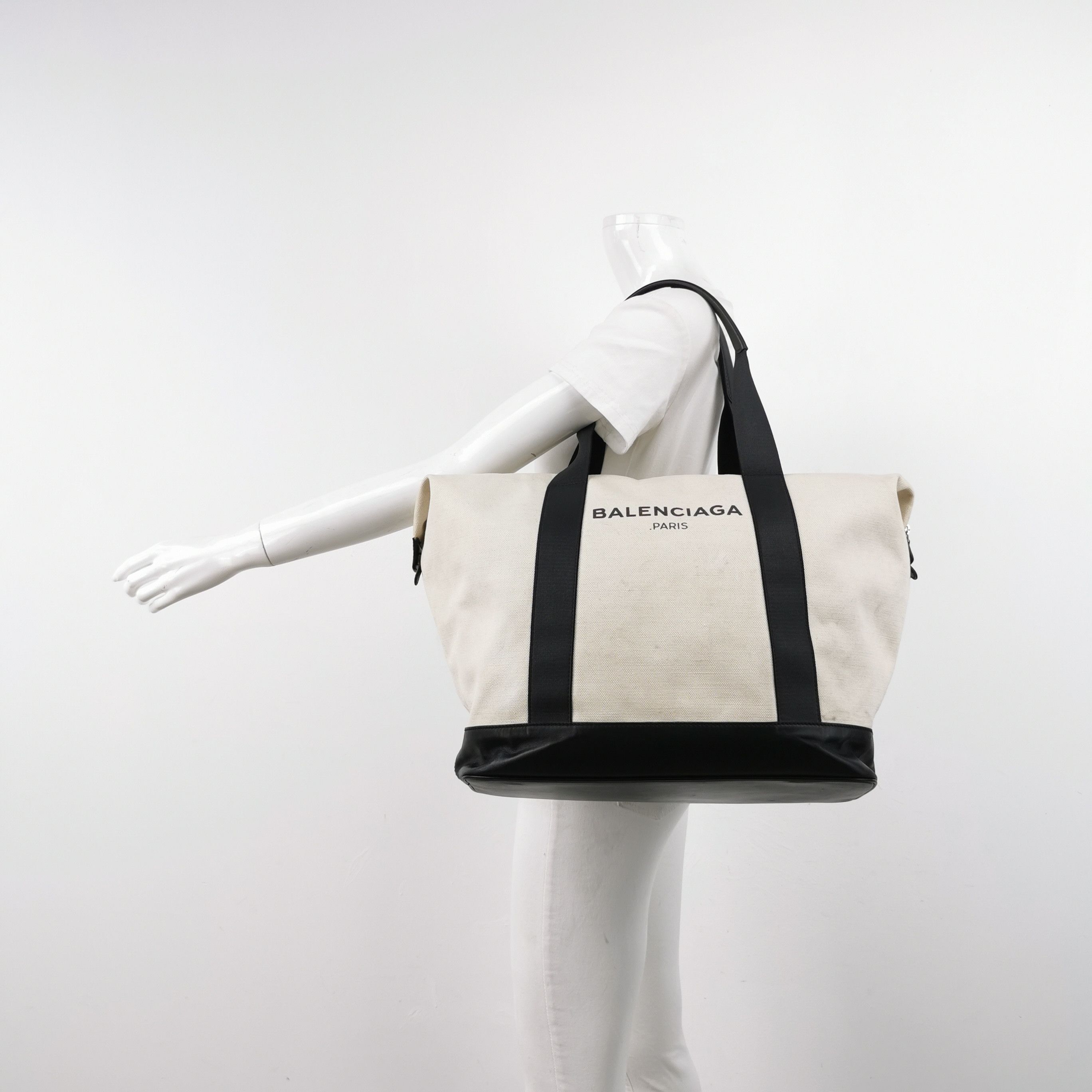 Balenciaga Balenciaga Women os Shoulder Bags Size ONE SIZE - 2 Thumbnail