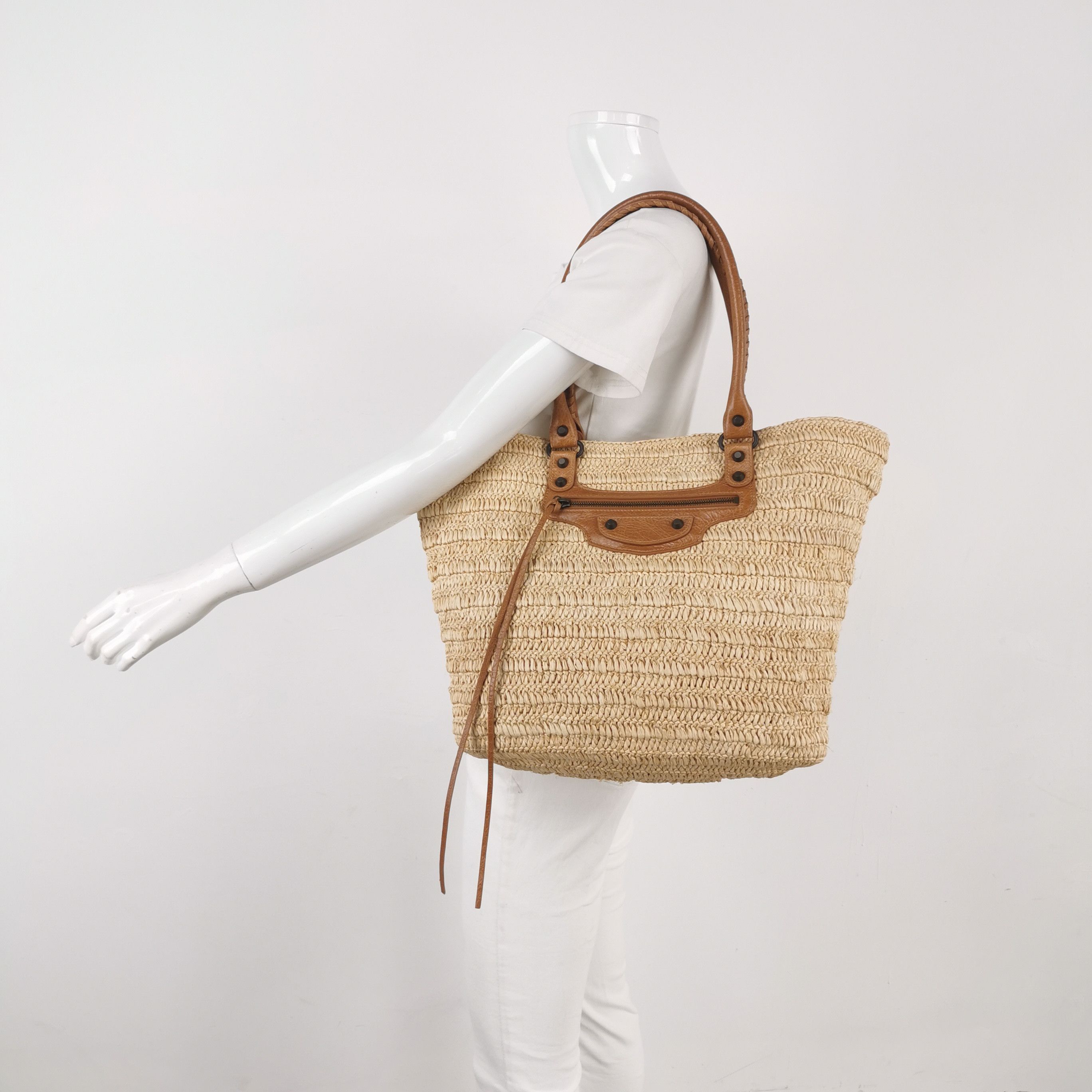 Balenciaga Balenciaga Women os Shoulder Bags Size ONE SIZE - 2 Thumbnail