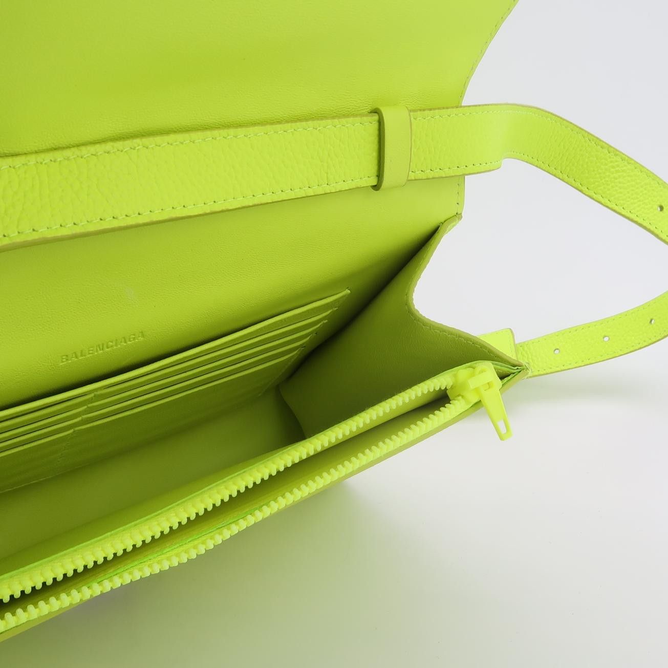 Balenciaga Balenciaga Women os Shoulder Bags Size ONE SIZE - 7 Thumbnail