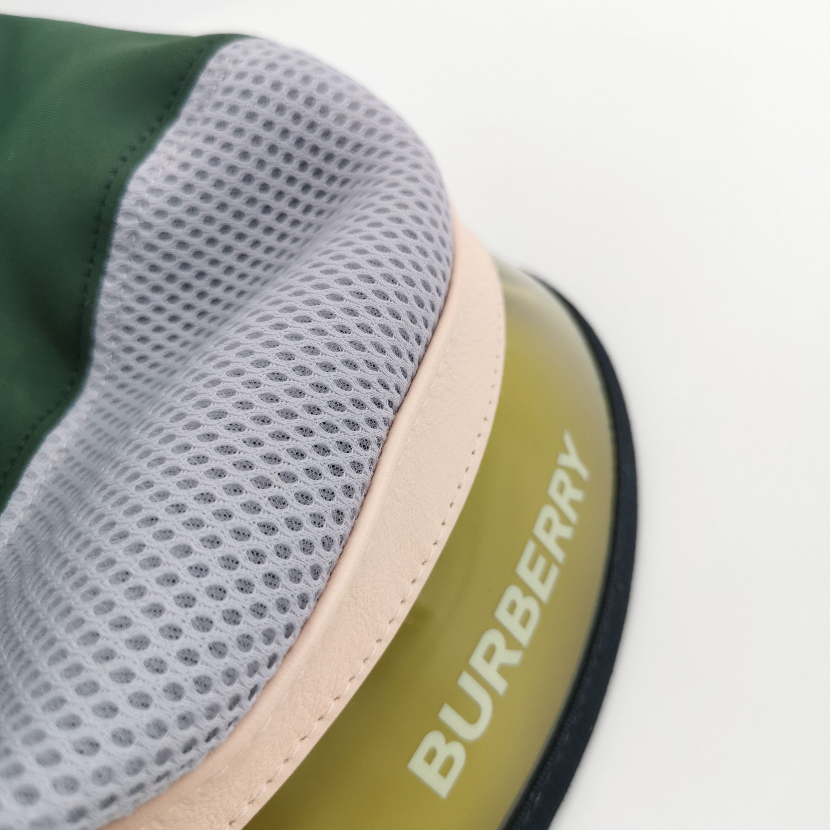 Burberry Burberry Logo Transparent Brim Bucket Hat Size M Size ONE SIZE - 9 Thumbnail
