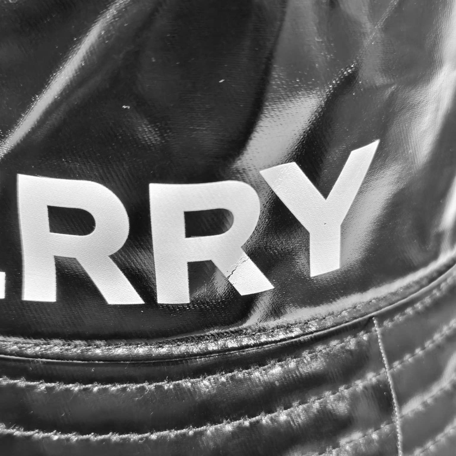 Burberry Burberry Logo Glossy Bucket Hat ONE SIZE Size ONE SIZE - 4 Thumbnail