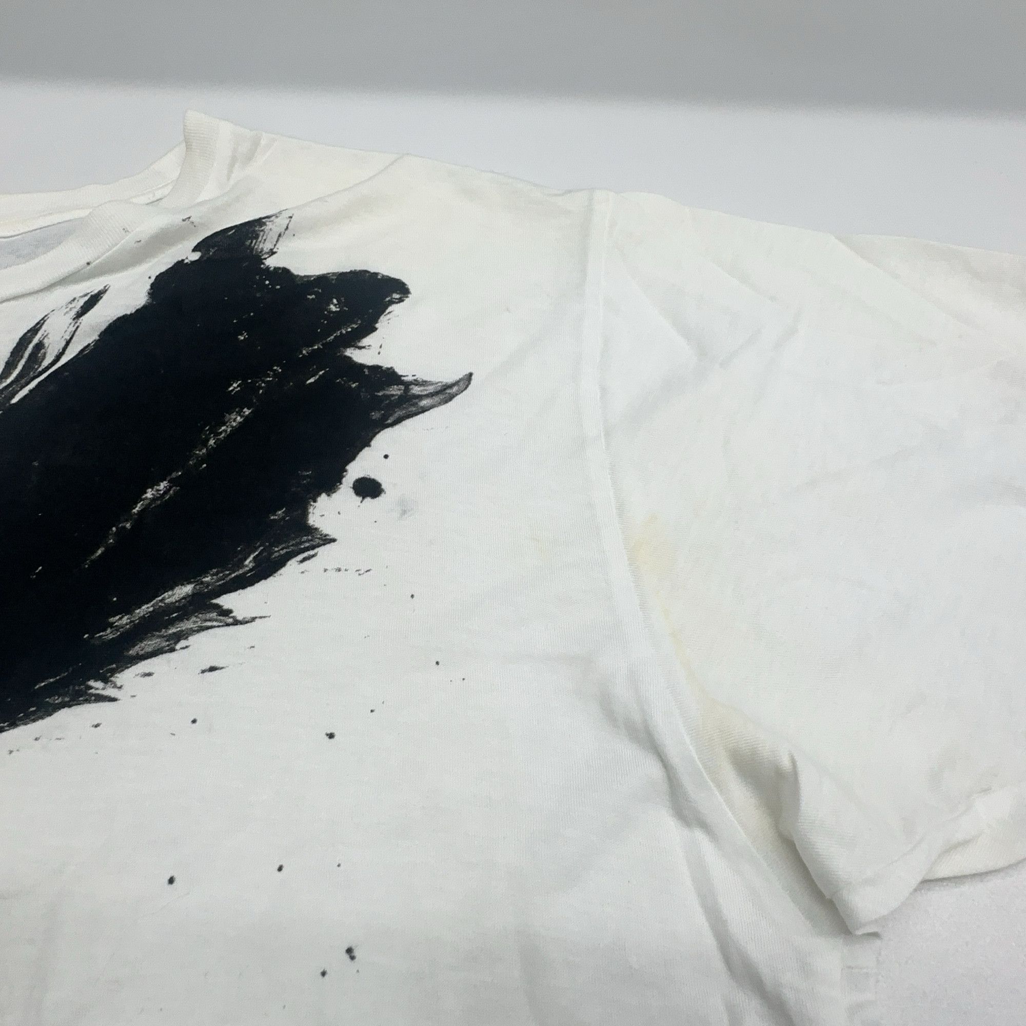 Saint Laurent Paris Saint Laurent Splatter Graphic T-Shirt XXL Size US XXL / EU 58 / 5 - 10 Thumbnail