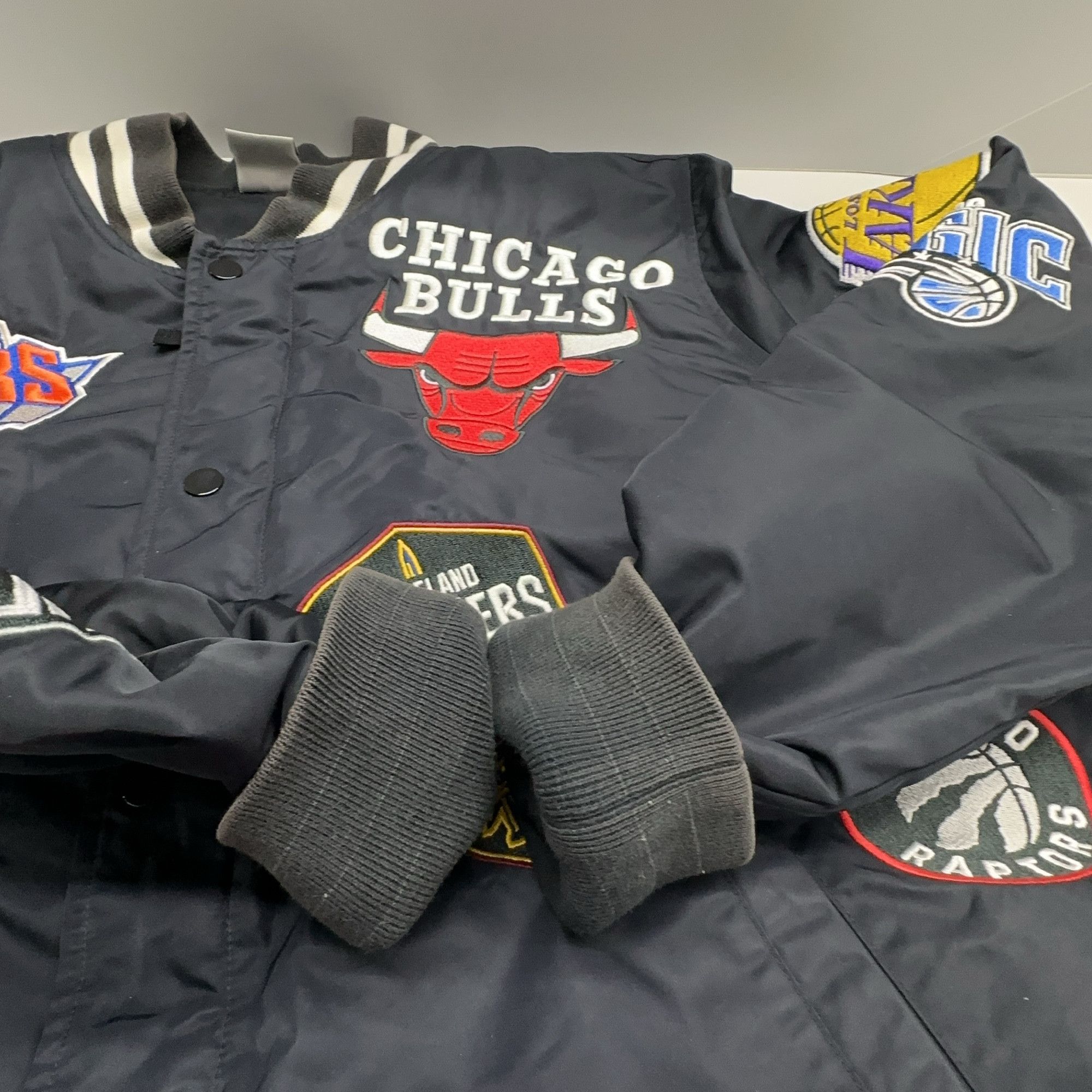Nike × Supreme Supreme x Nike NBA Teams Warm-Up Jacket Size M Size US M / EU 48-50 / 2 - 9 Thumbnail