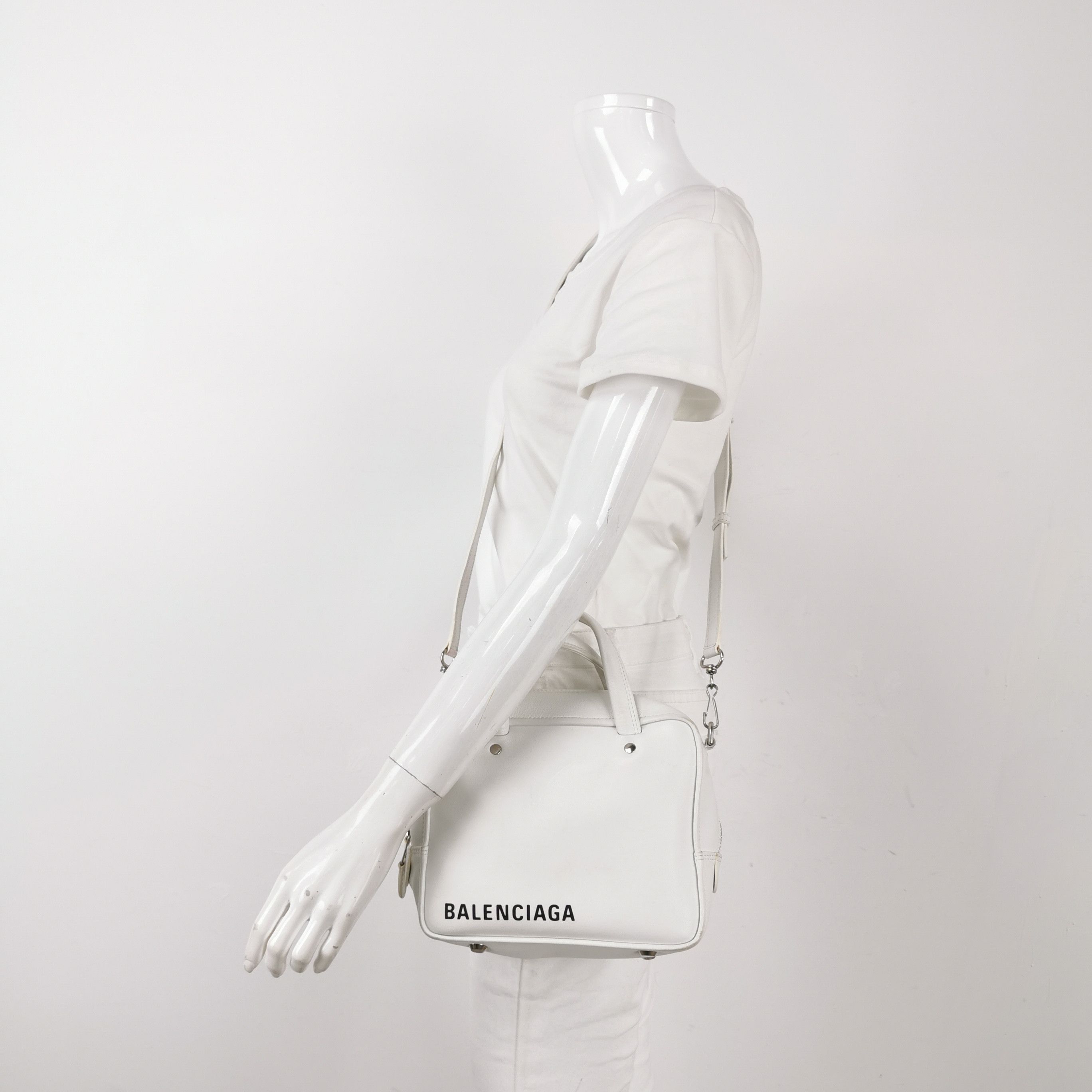 Balenciaga Balenciaga Women os Shoulder Bags Size ONE SIZE - 2 Thumbnail