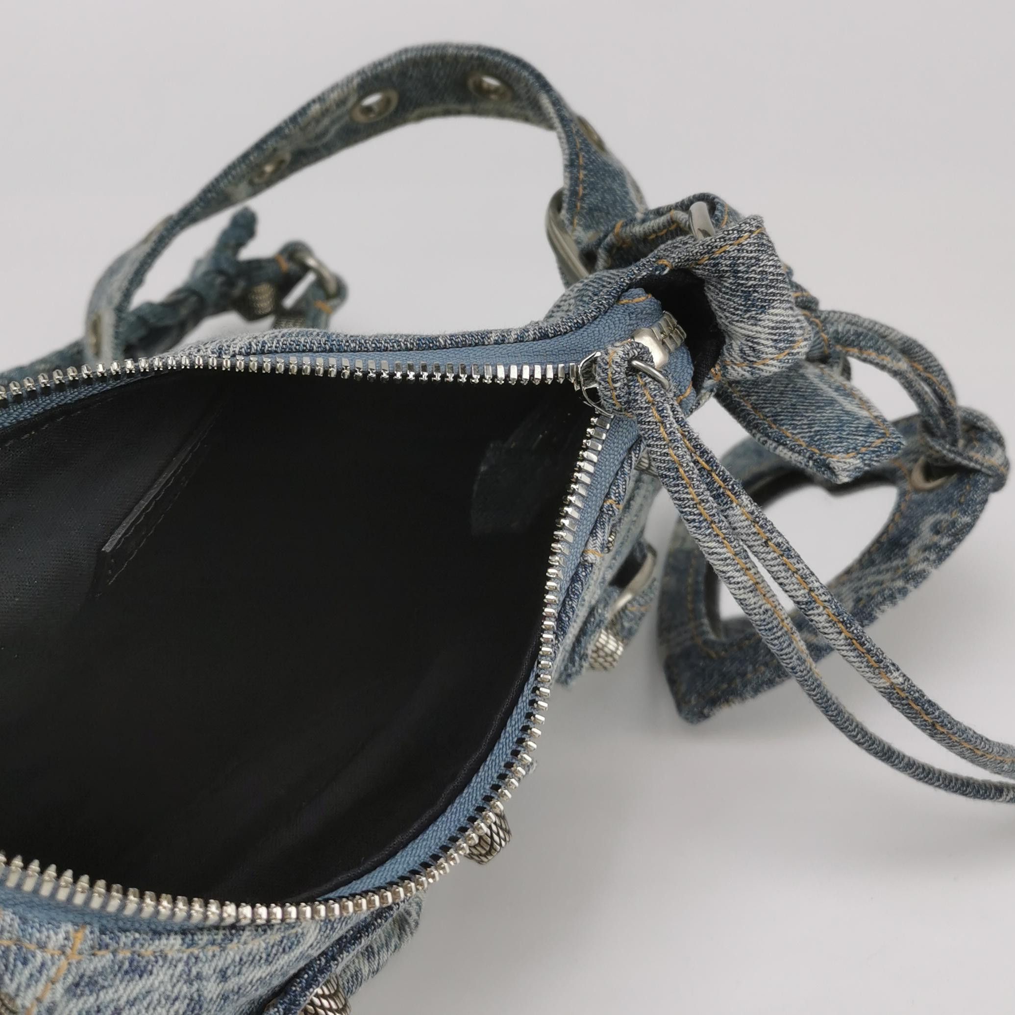 Balenciaga Balenciaga Women os Shoulder Bags Size ONE SIZE - 8 Thumbnail