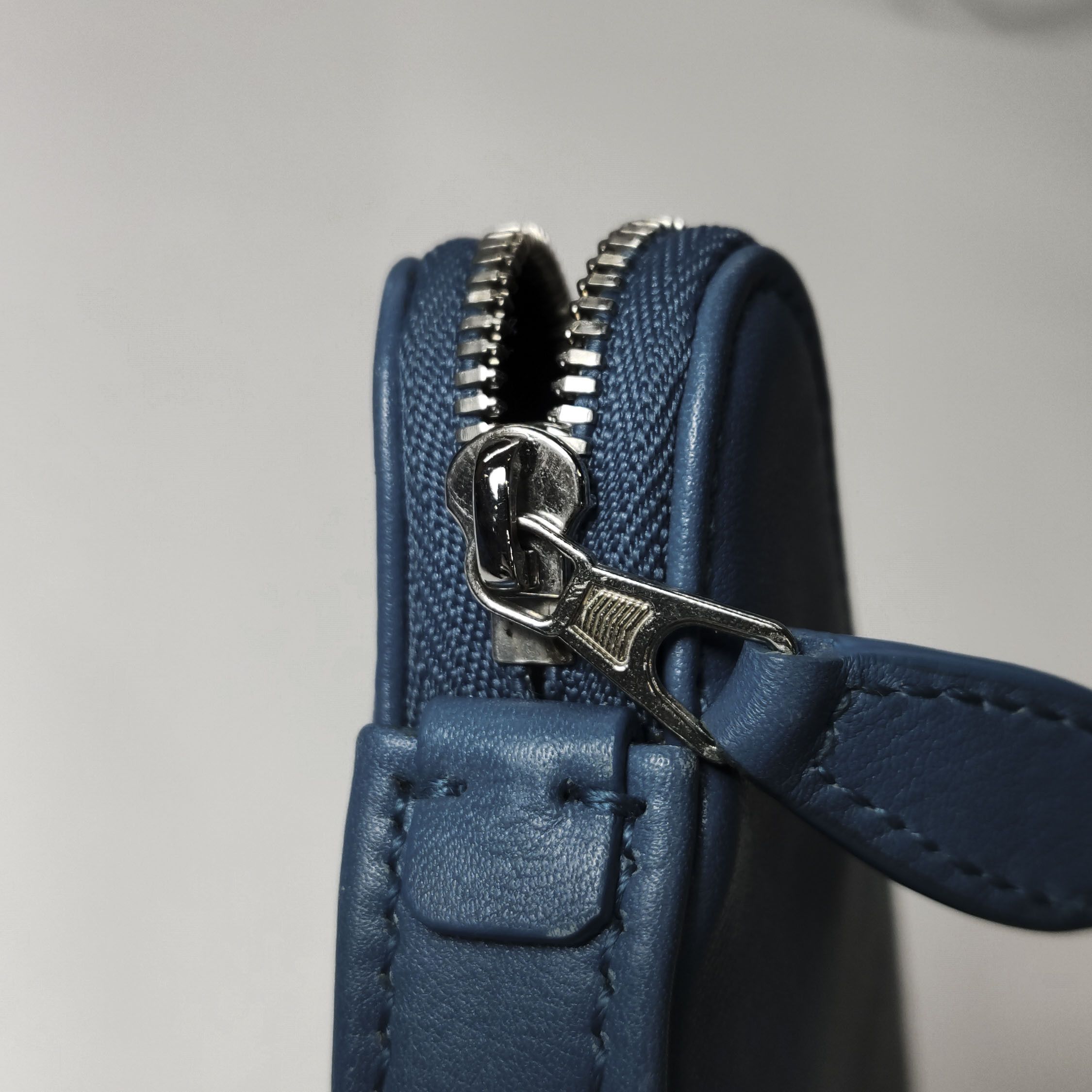 Balenciaga Balenciaga Women os Clutches Size ONE SIZE - 9 Thumbnail