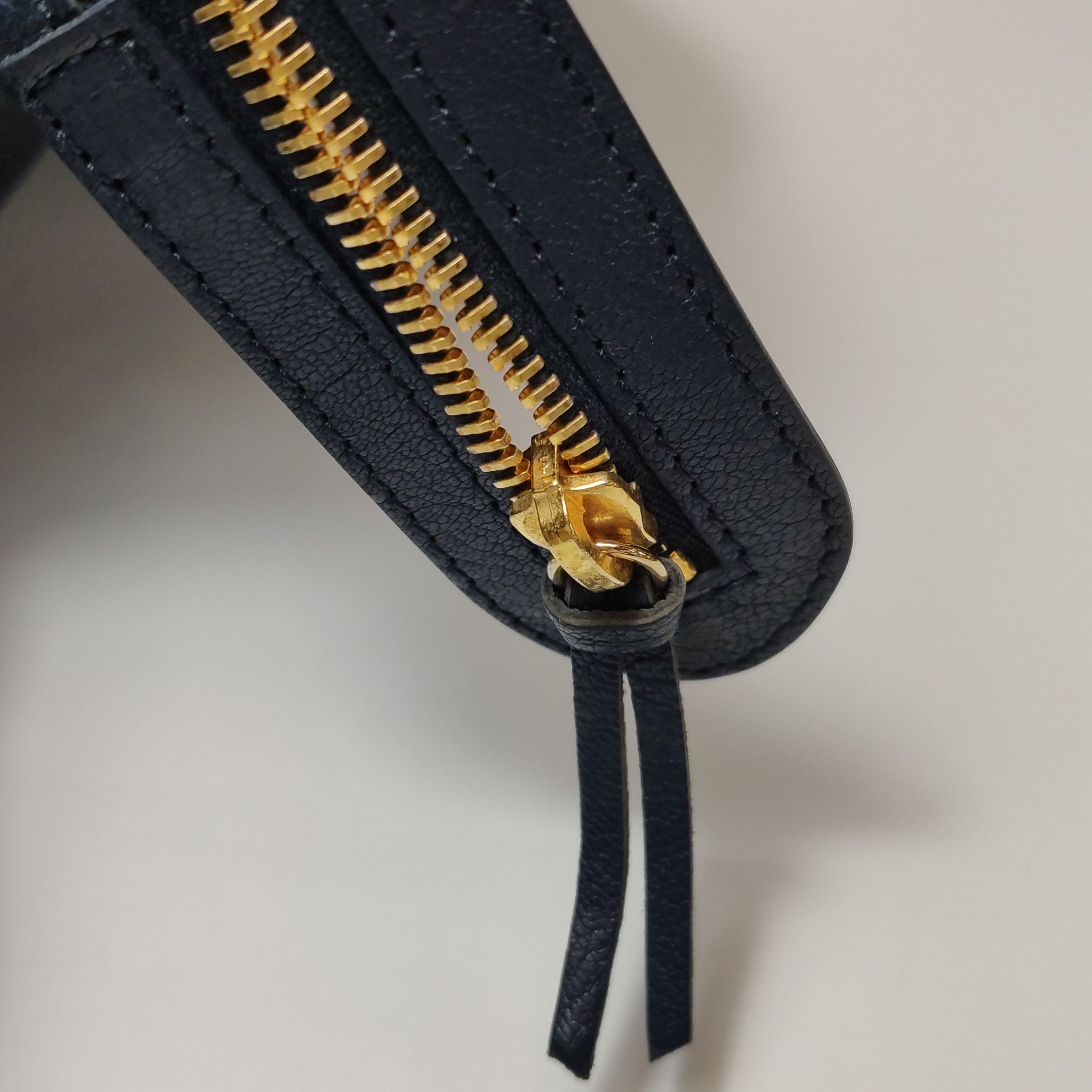 Balenciaga Balenciaga Women os Shoulder Bags Size ONE SIZE - 11 Thumbnail