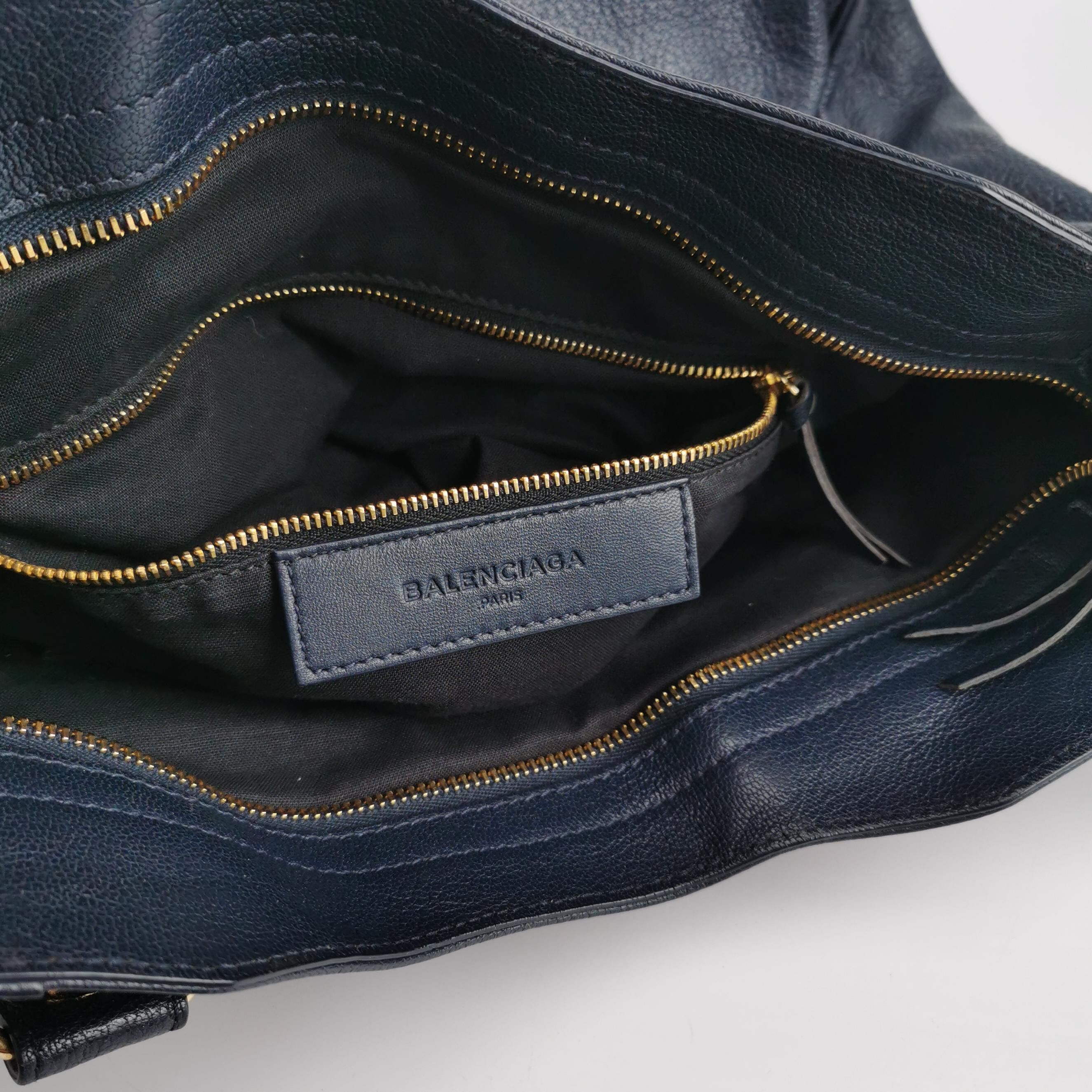 Balenciaga Balenciaga Women os Shoulder Bags Size ONE SIZE - 8 Thumbnail
