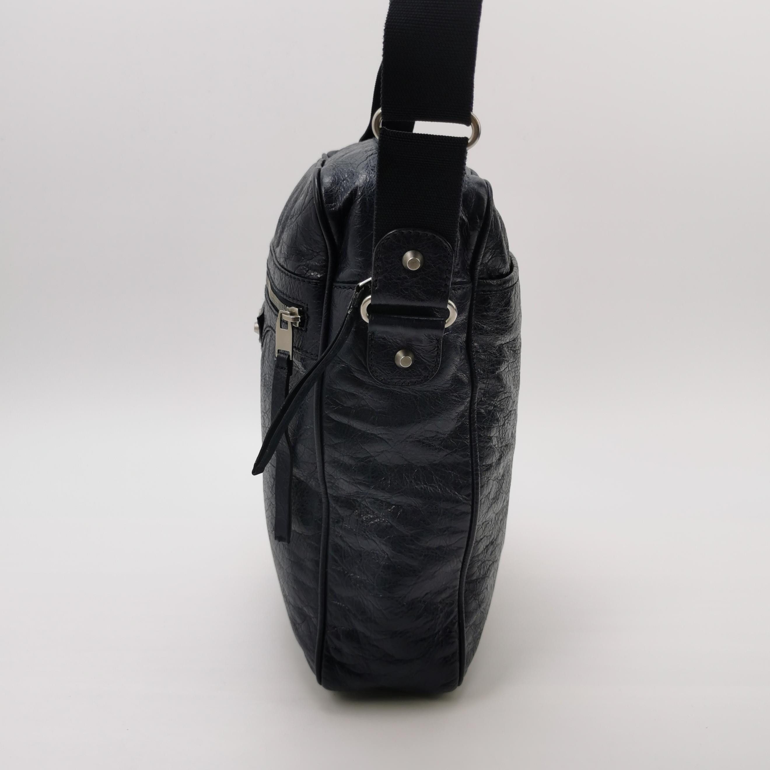 Balenciaga Balenciaga Women os Shoulder Bags Size ONE SIZE - 3 Thumbnail