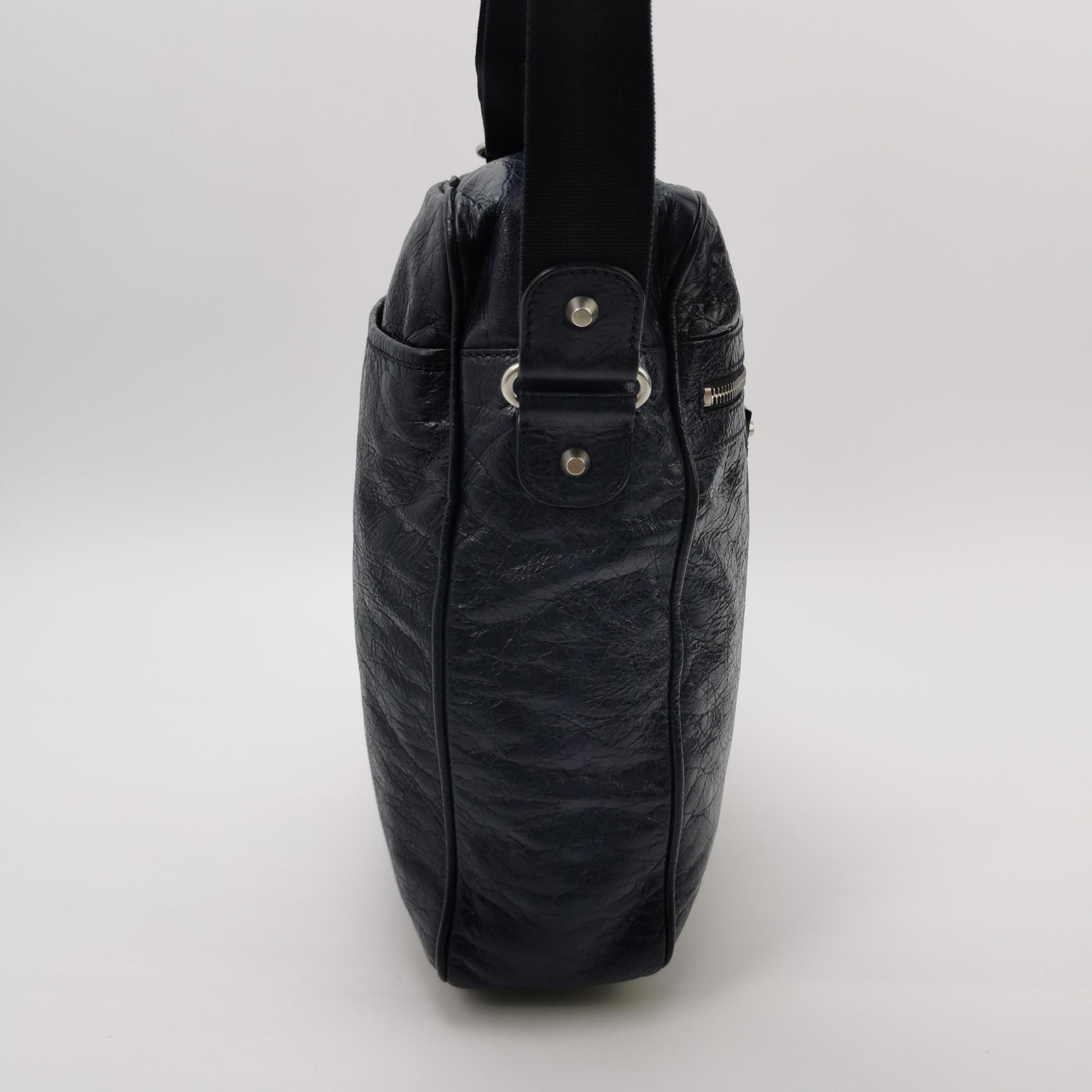 Balenciaga Balenciaga Women os Shoulder Bags Size ONE SIZE - 4 Thumbnail