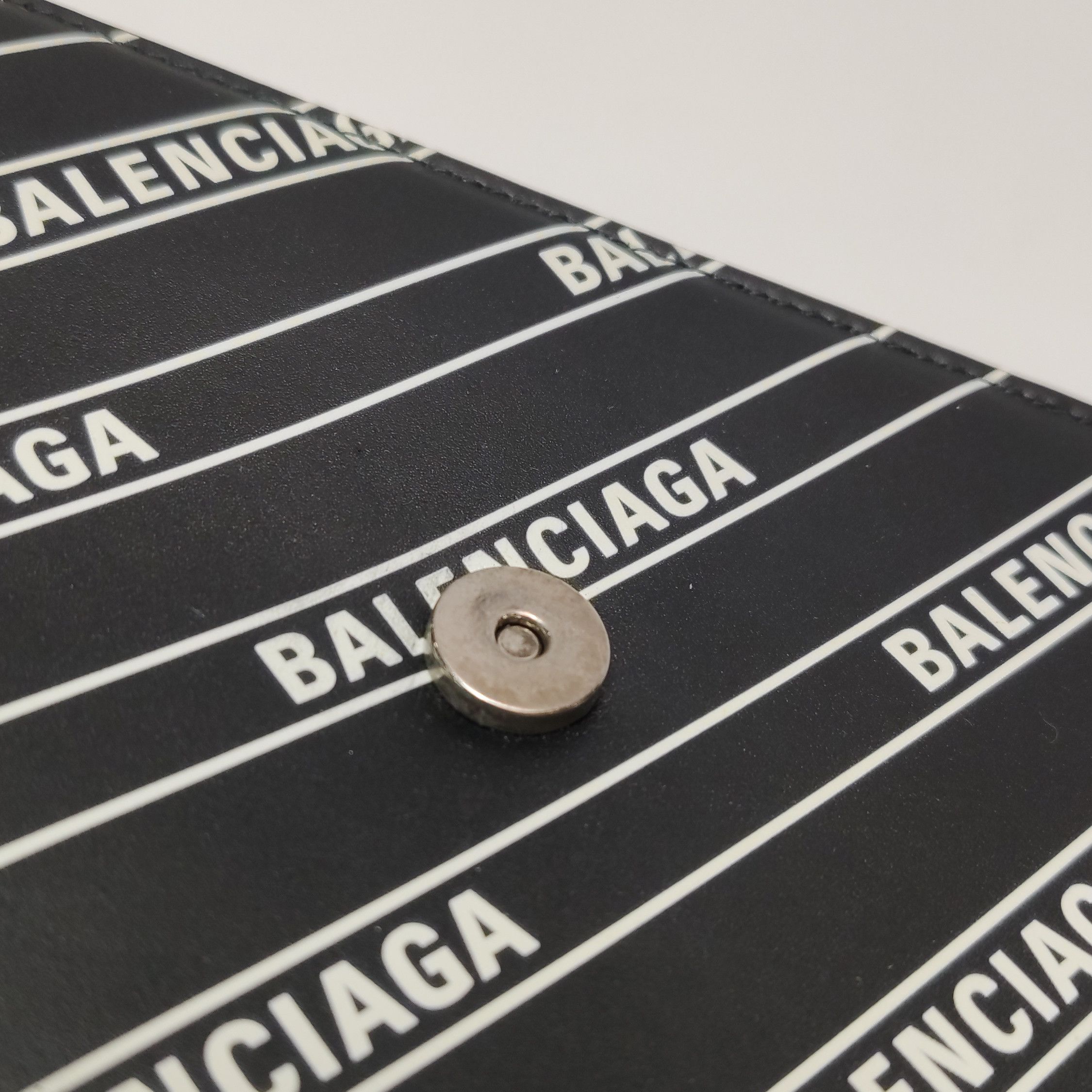 Balenciaga Balenciaga Women os Crossbody Bags Size ONE SIZE - 11 Thumbnail