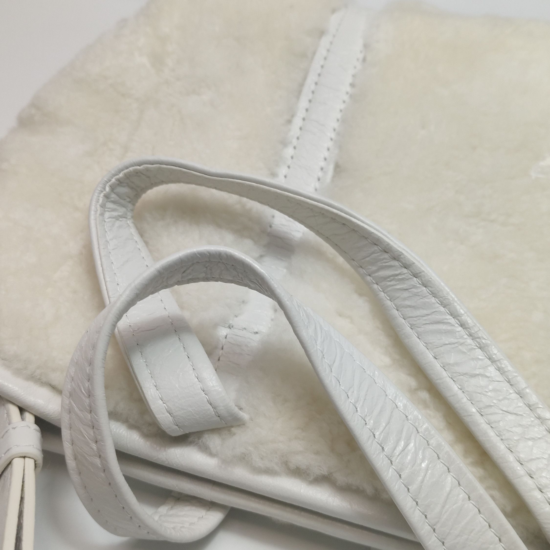Balenciaga Balenciaga Women os Shoulder Bags Size ONE SIZE - 17 Thumbnail