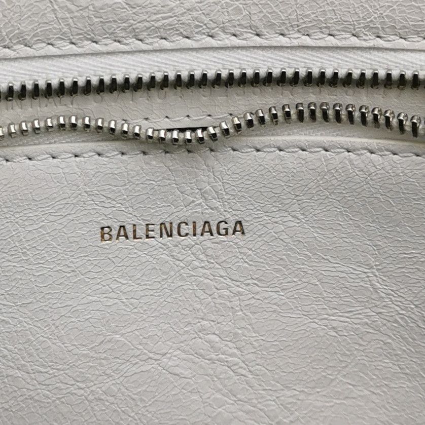 Balenciaga Balenciaga Women os Shoulder Bags Size ONE SIZE - 7 Thumbnail