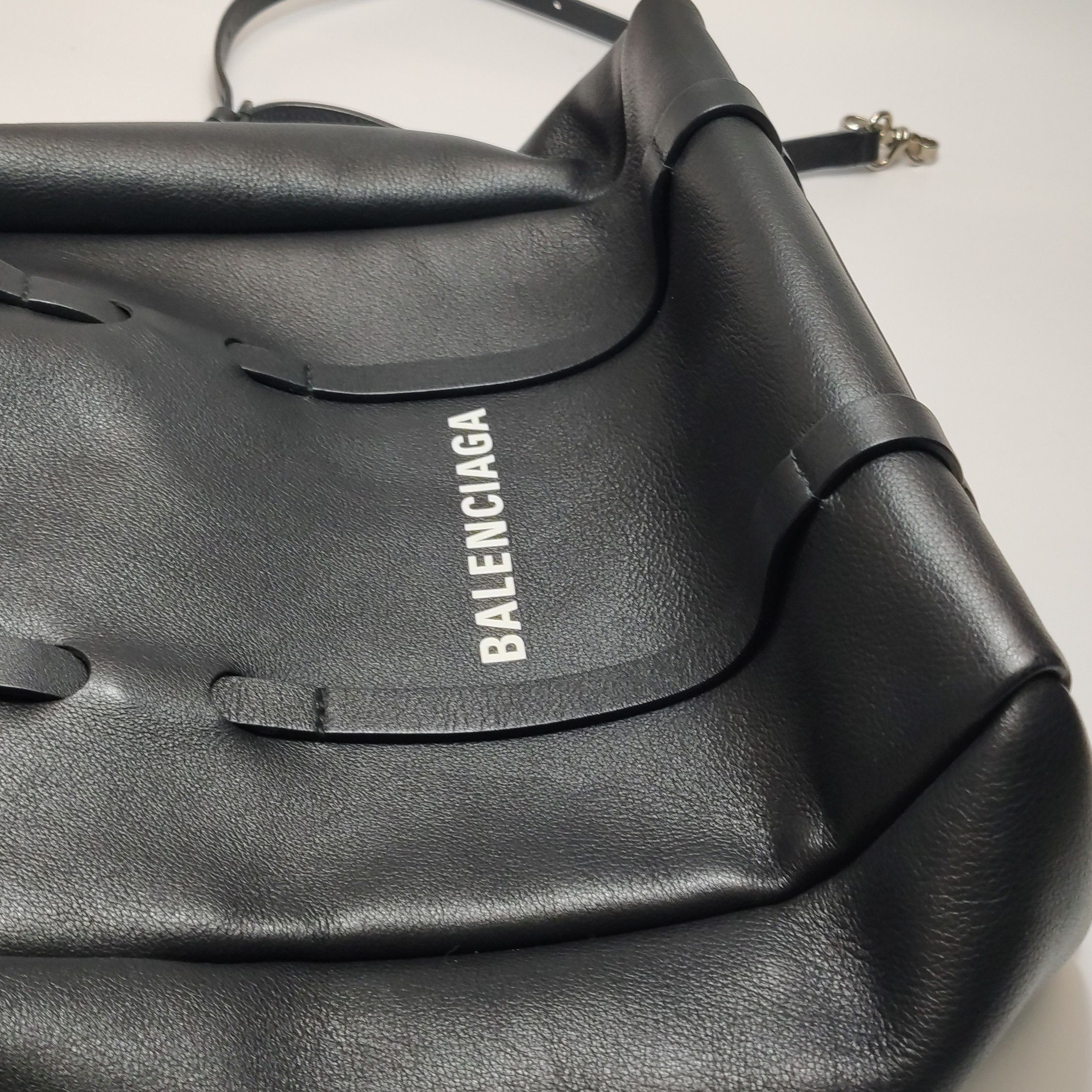Balenciaga Balenciaga Women os Shoulder Bags Size ONE SIZE - 22 Thumbnail