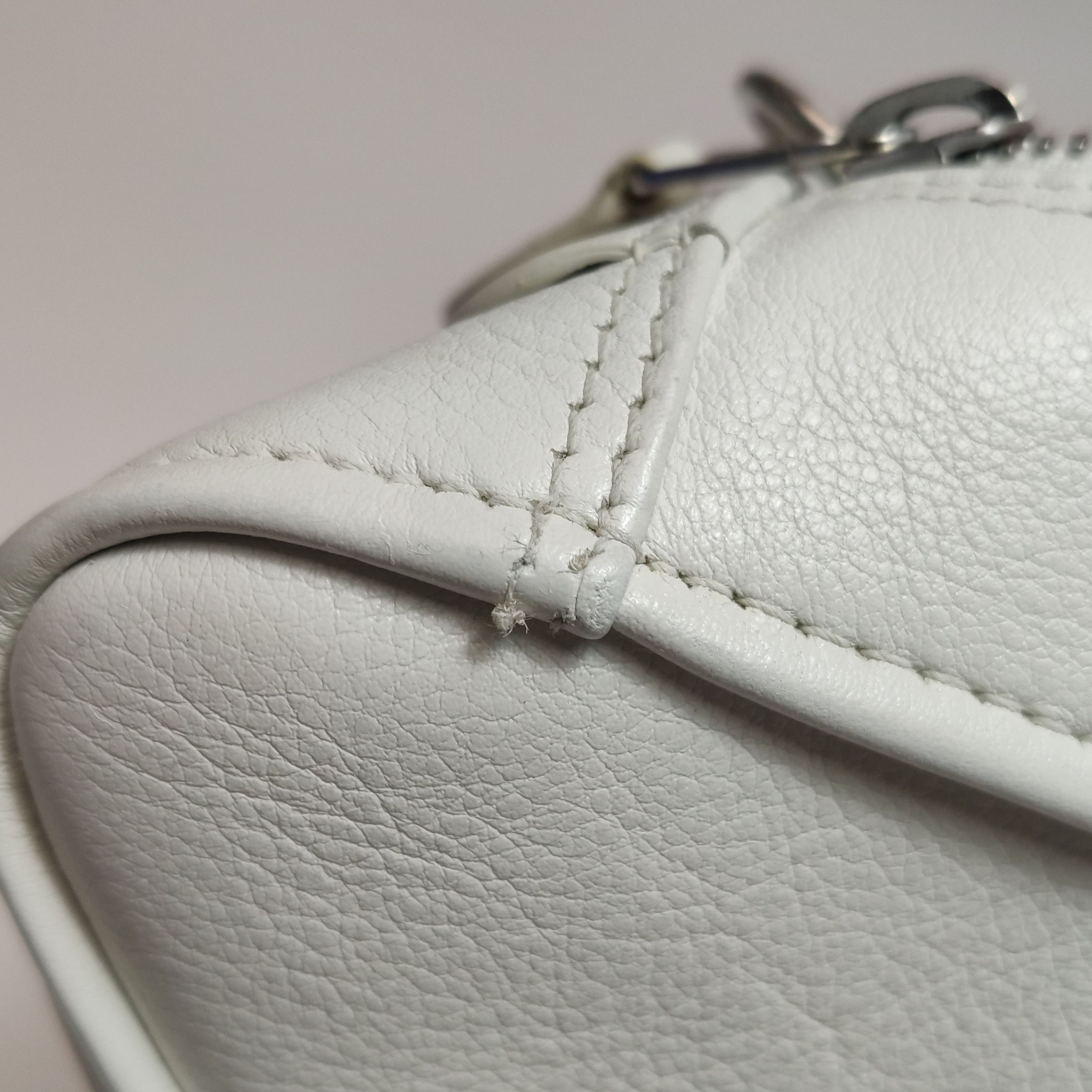 Balenciaga Balenciaga Women os Crossbody Bags Size ONE SIZE - 24 Thumbnail