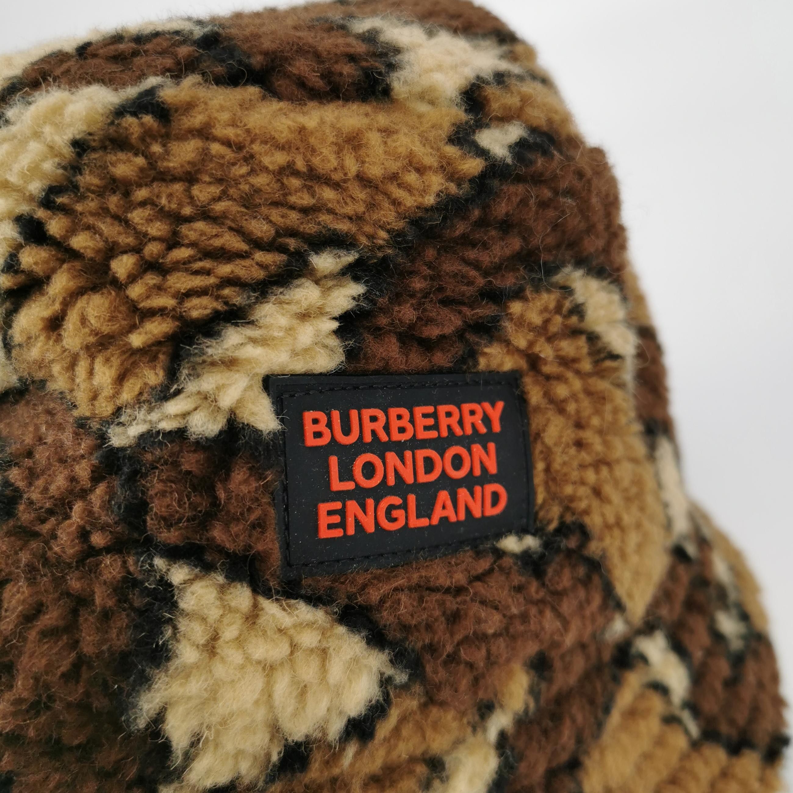 Burberry Burberry TB Monogram Sherpa Bucket Hat Size M Size ONE SIZE - 4 Thumbnail