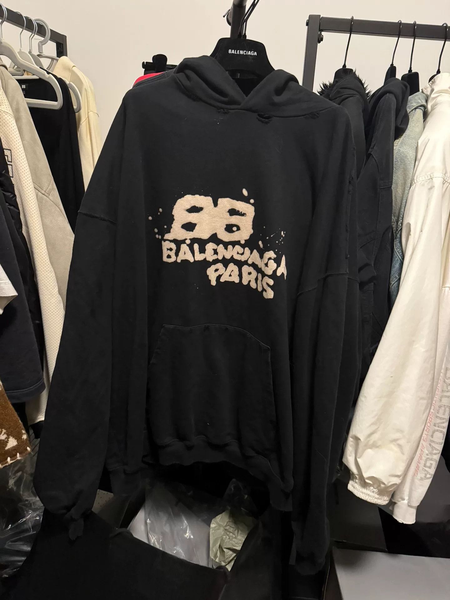 Balenciaga Balenciaga Graffiti Logo Hoodie Size M Size US M / EU 48-50 / 2 - 2 Thumbnail