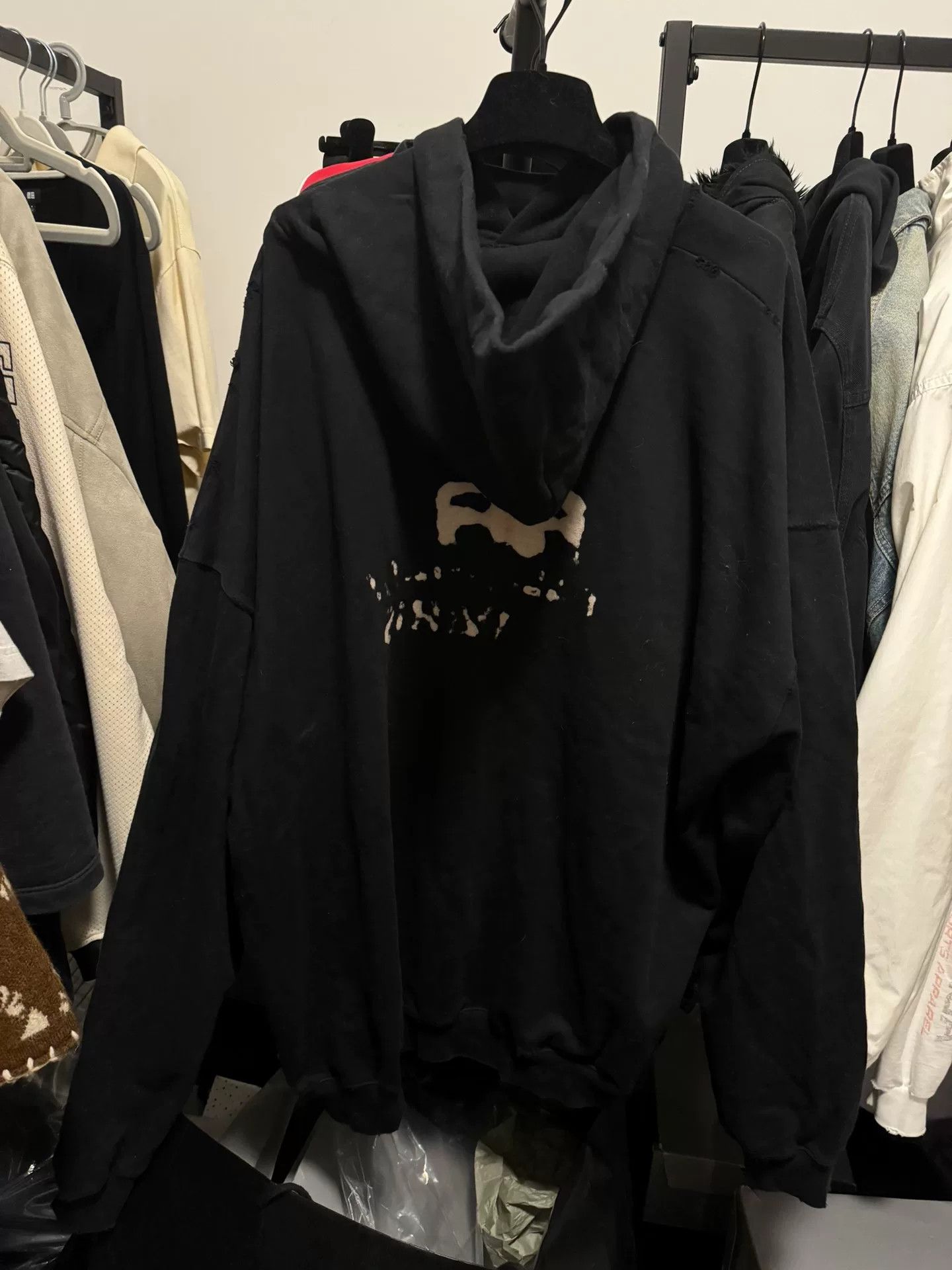 Balenciaga Balenciaga Graffiti Logo Hoodie Size M Size US M / EU 48-50 / 2 - 4 Thumbnail