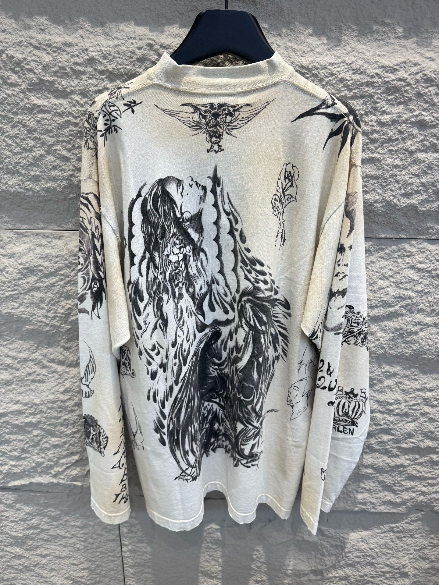 Balenciaga Balenciaga Graphic Print Long Sleeve T-Shirt Size S Size US S / EU 44-46 / 1 - 6 Thumbnail