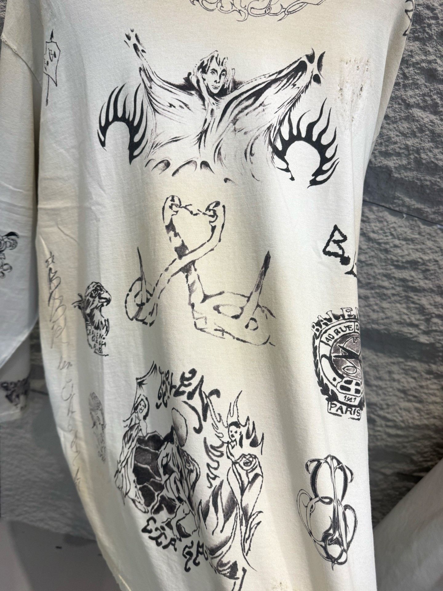 Balenciaga Balenciaga Graphic Print Long Sleeve T-Shirt Size S Size US S / EU 44-46 / 1 - 4 Thumbnail