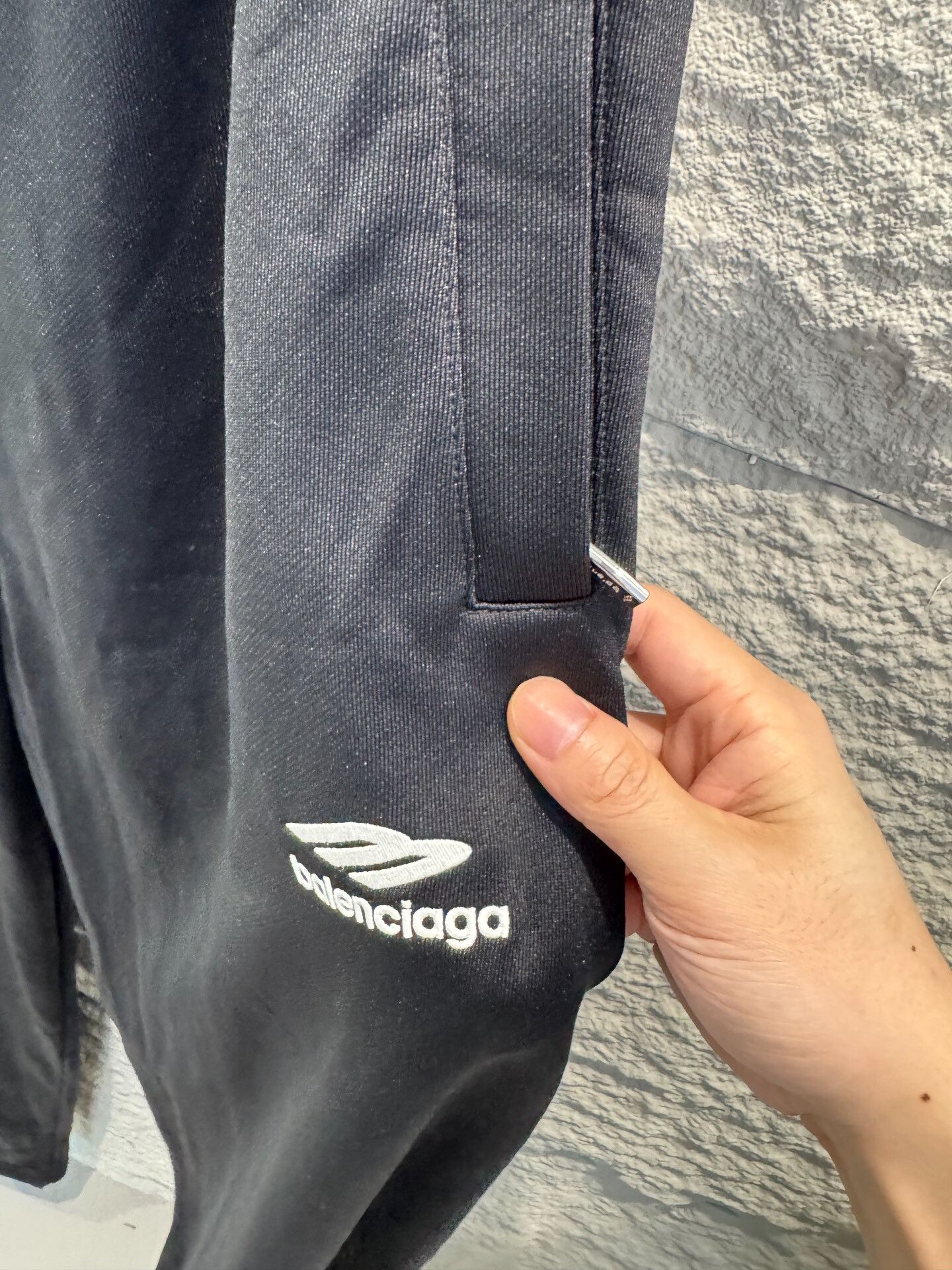 Balenciaga Balenciaga 3B Logo Sweatpants Size 28 Size US 28 / EU 44 - 3 Thumbnail