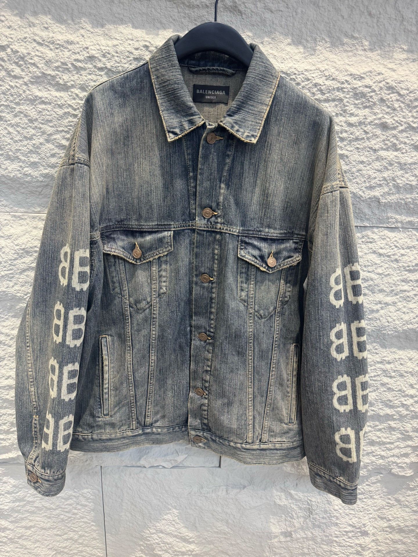 Balenciaga Balenciaga Bitcoin Logo Denim Jacket Size S Size US S / EU 44-46 / 1 - 2 Thumbnail
