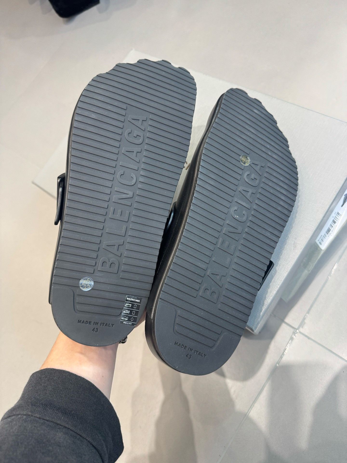 Balenciaga Balenciaga Sunday Leather Mules Size 43 Size US 10 / EU 43 - 5 Thumbnail