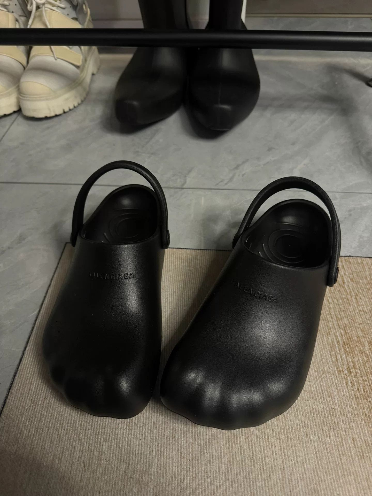 Balenciaga Balenciaga Sunday Molded Clogs Size 8 Size US 8 / EU 41 - 2 Thumbnail