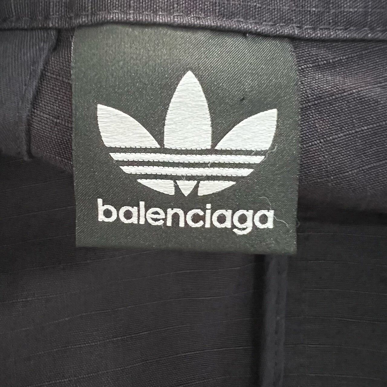 Balenciaga Balenciaga x Adidas Logo Stripe Shorts Size L Size US 34 / EU 50 - 6 Thumbnail