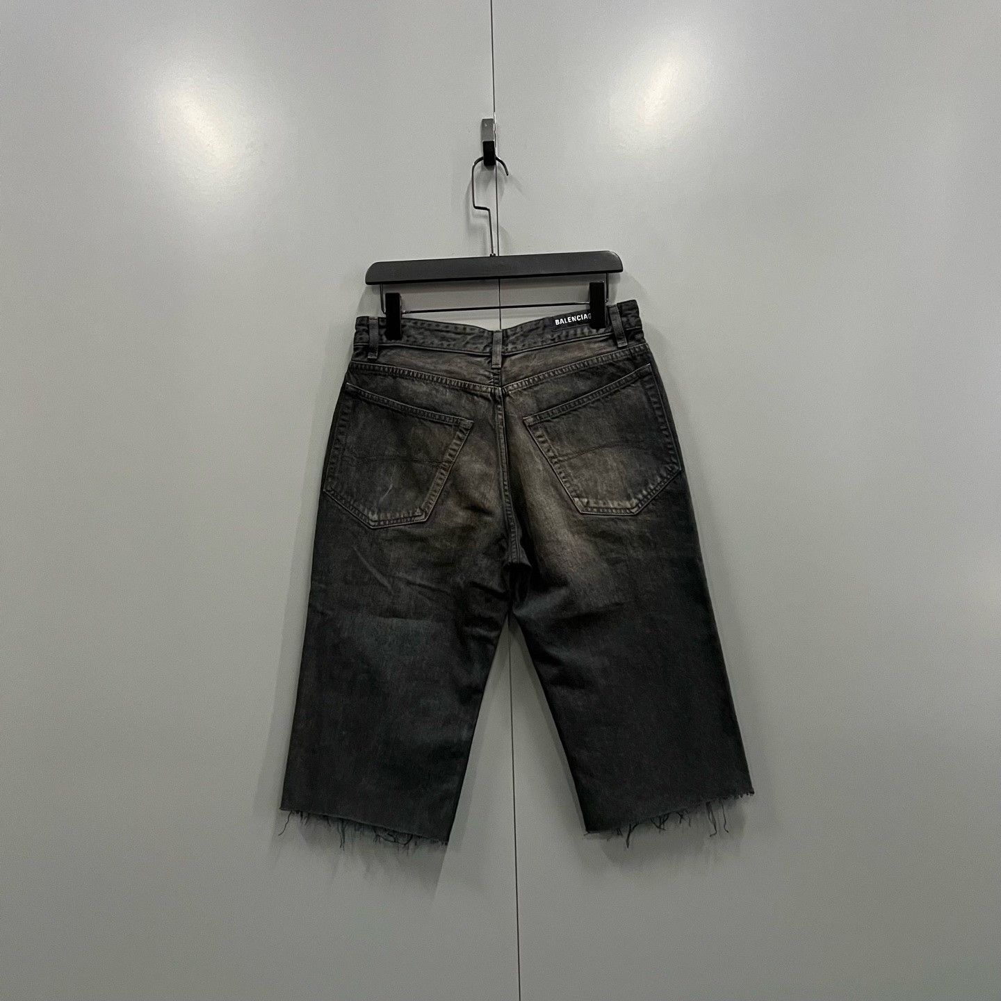 Balenciaga Balenciaga Washed Distressed Denim Shorts Size M Size US 32 / EU 48 - 3 Thumbnail